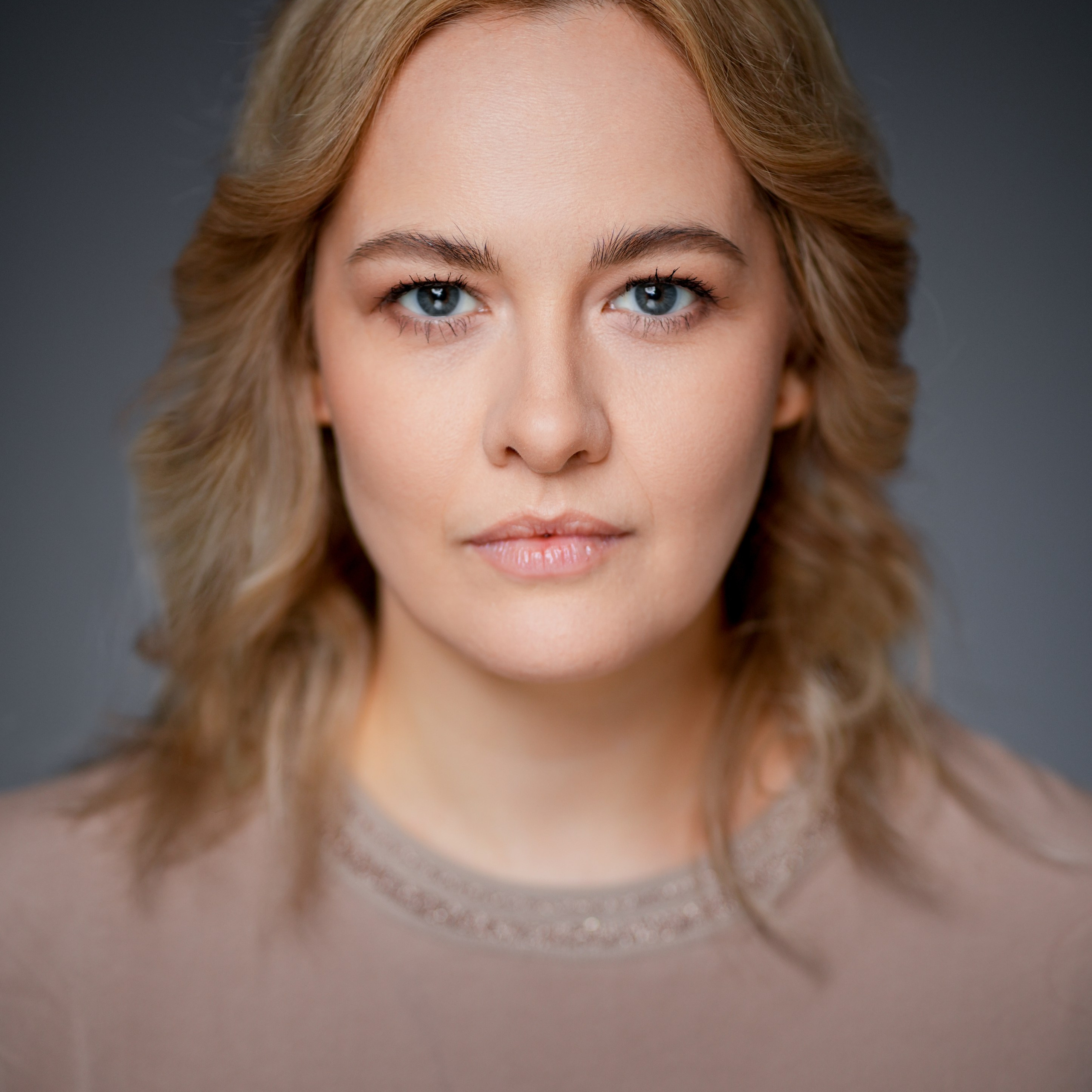 Нина Хваляева (базовое актерское портфолио)