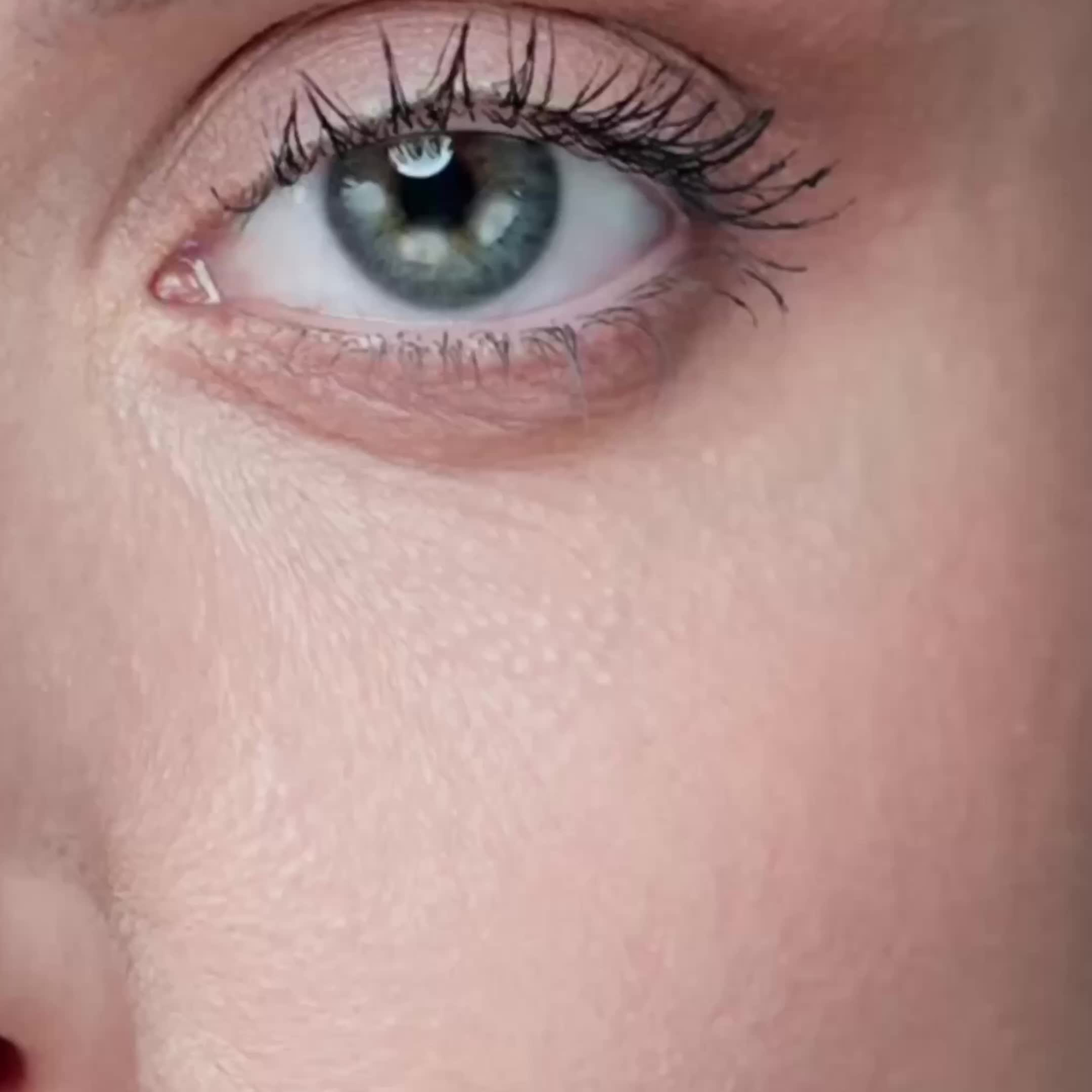 Саша (базовое актёрское портфолио)