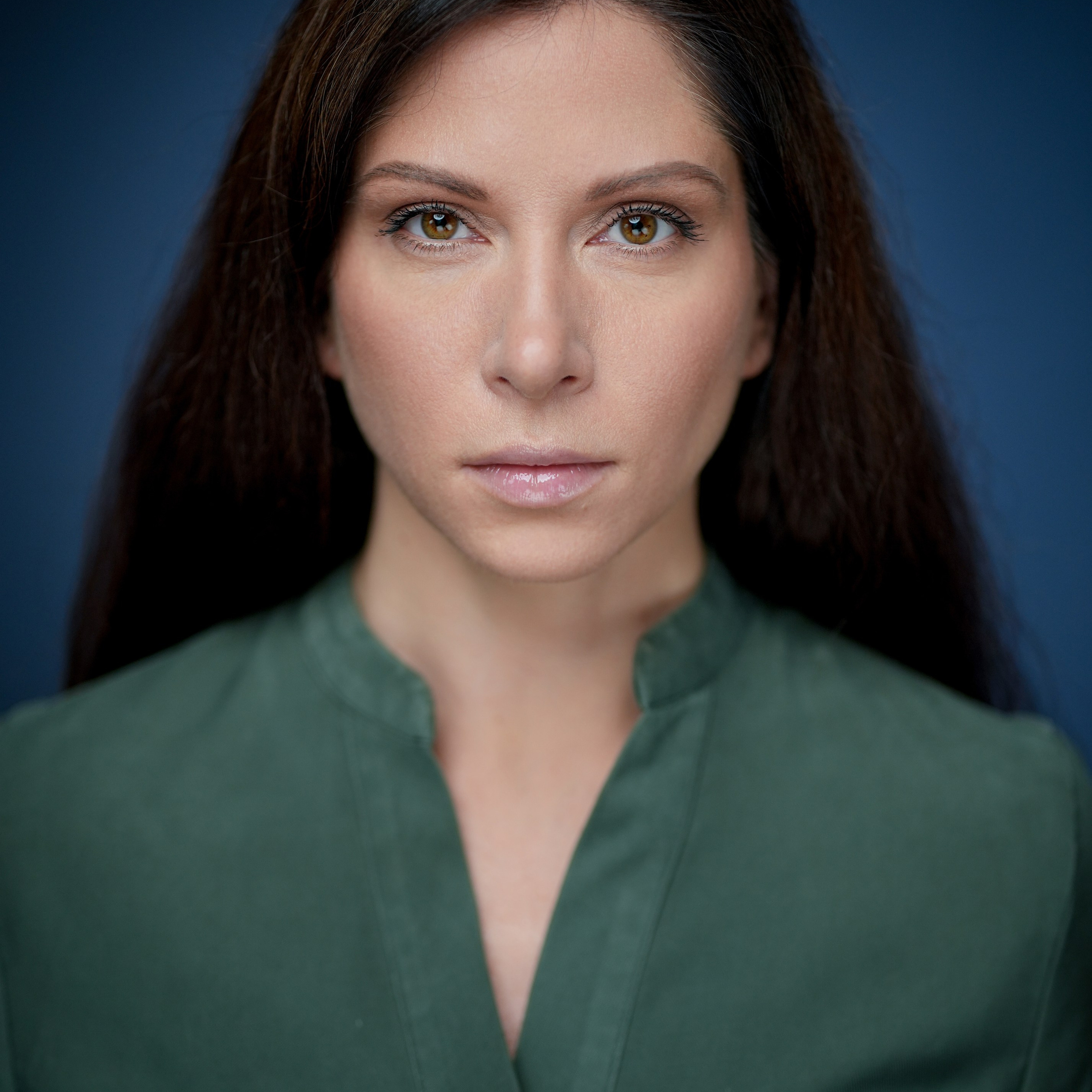 Ирина Устинова (базовое актерское портфолио)