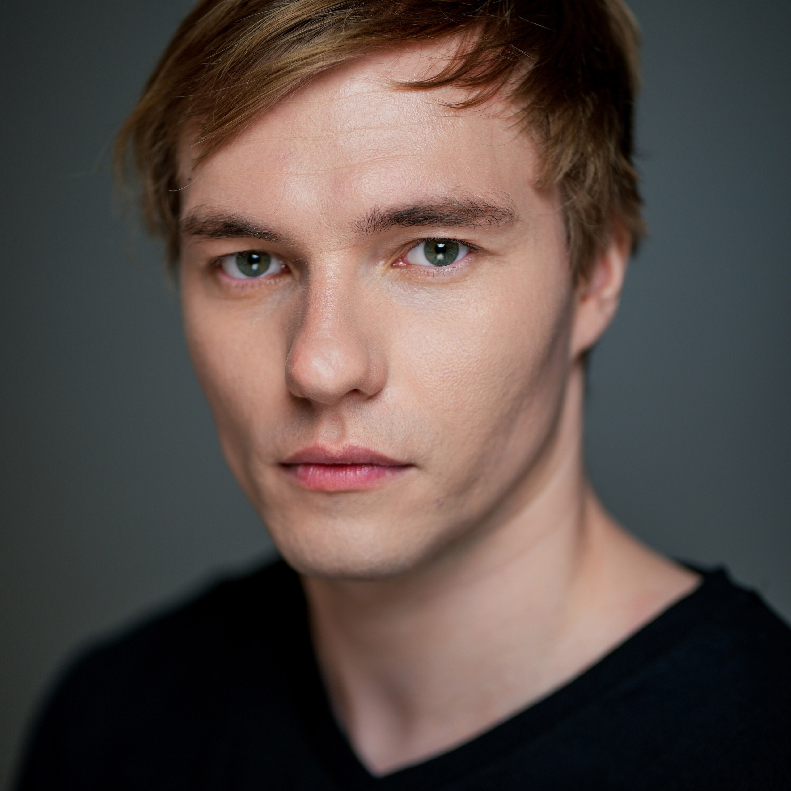 Евгений (базовое актерское портфолио)