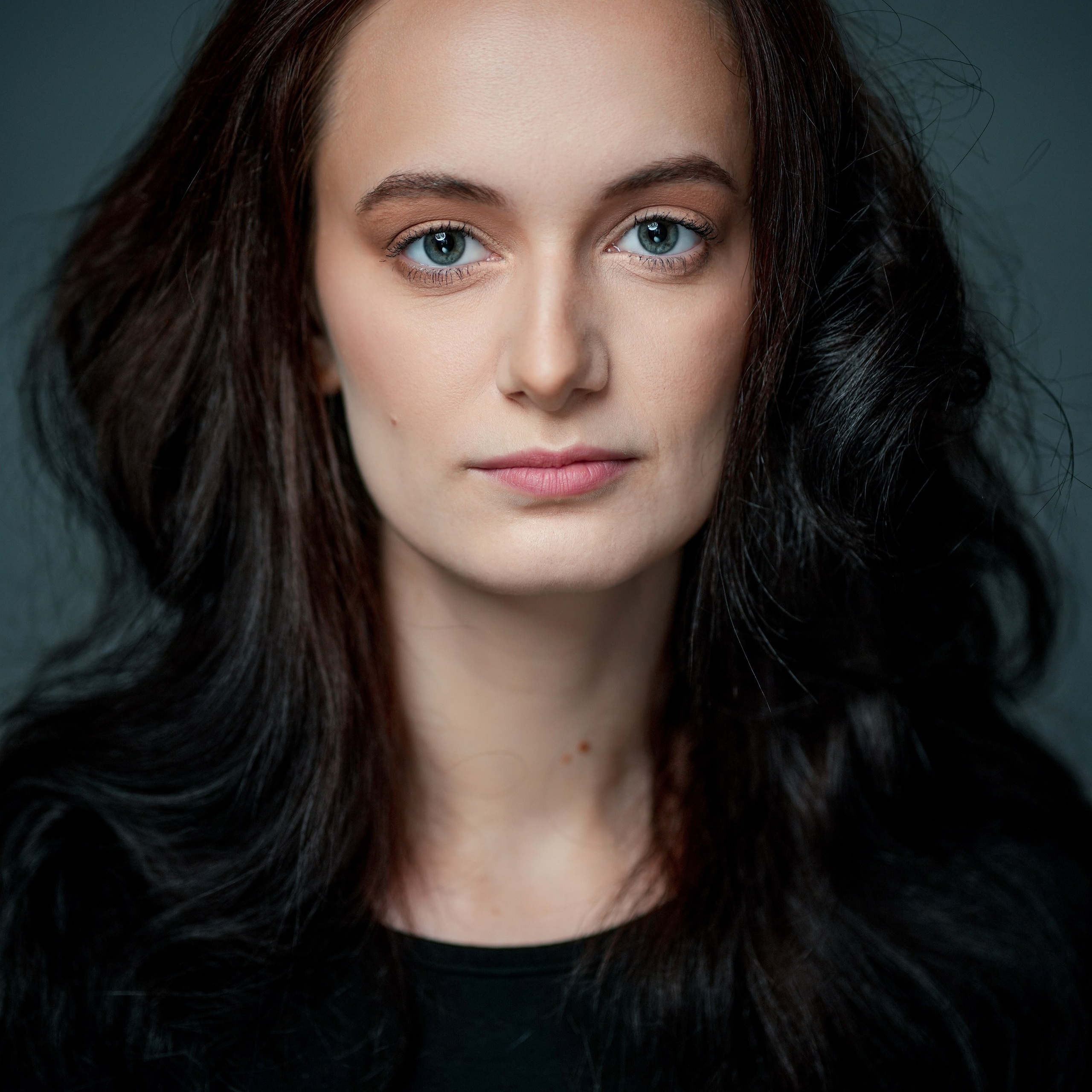 Алёна Паздникова (базовое актёрское портфолио)