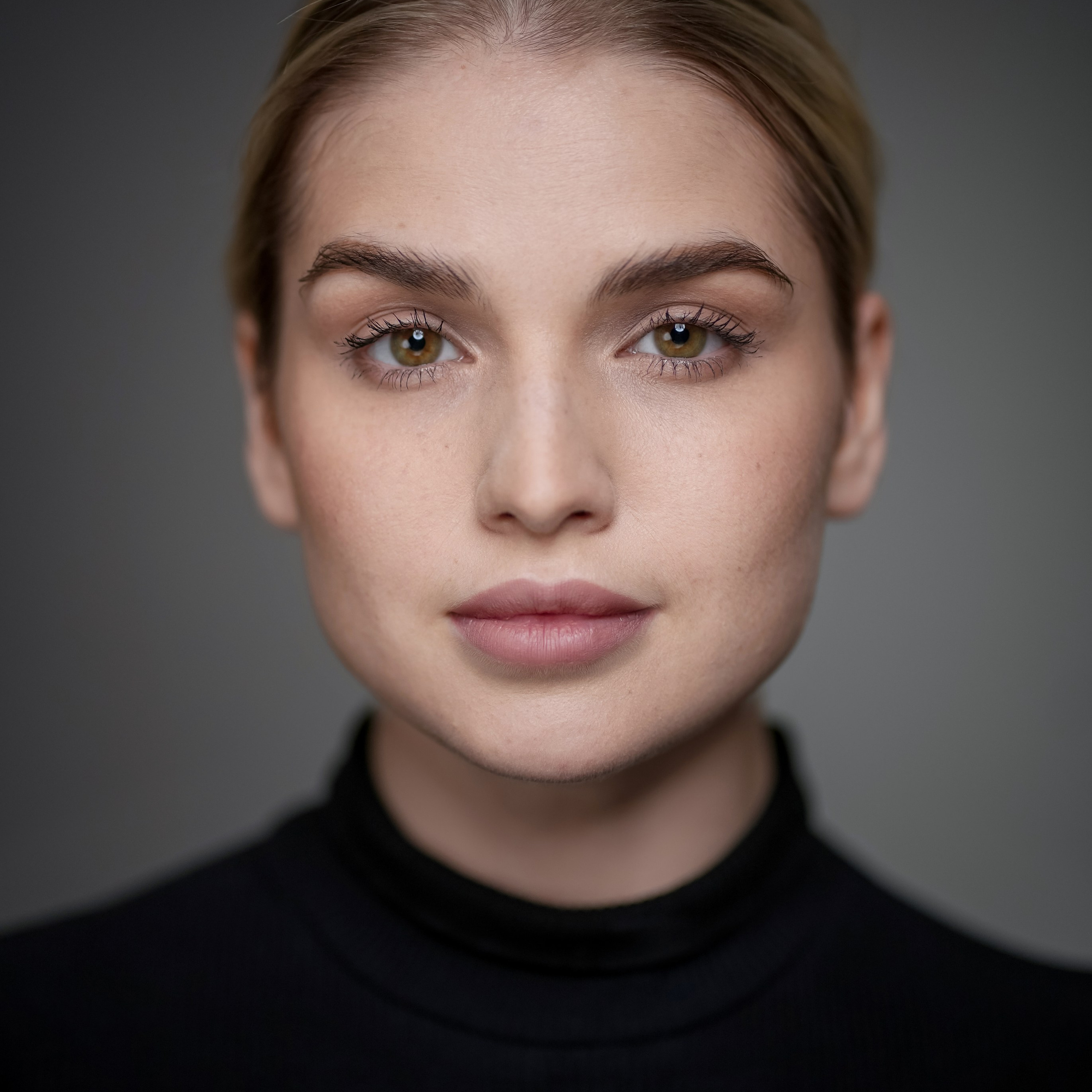 Елена Бердышева (базовое актерское портфолио)