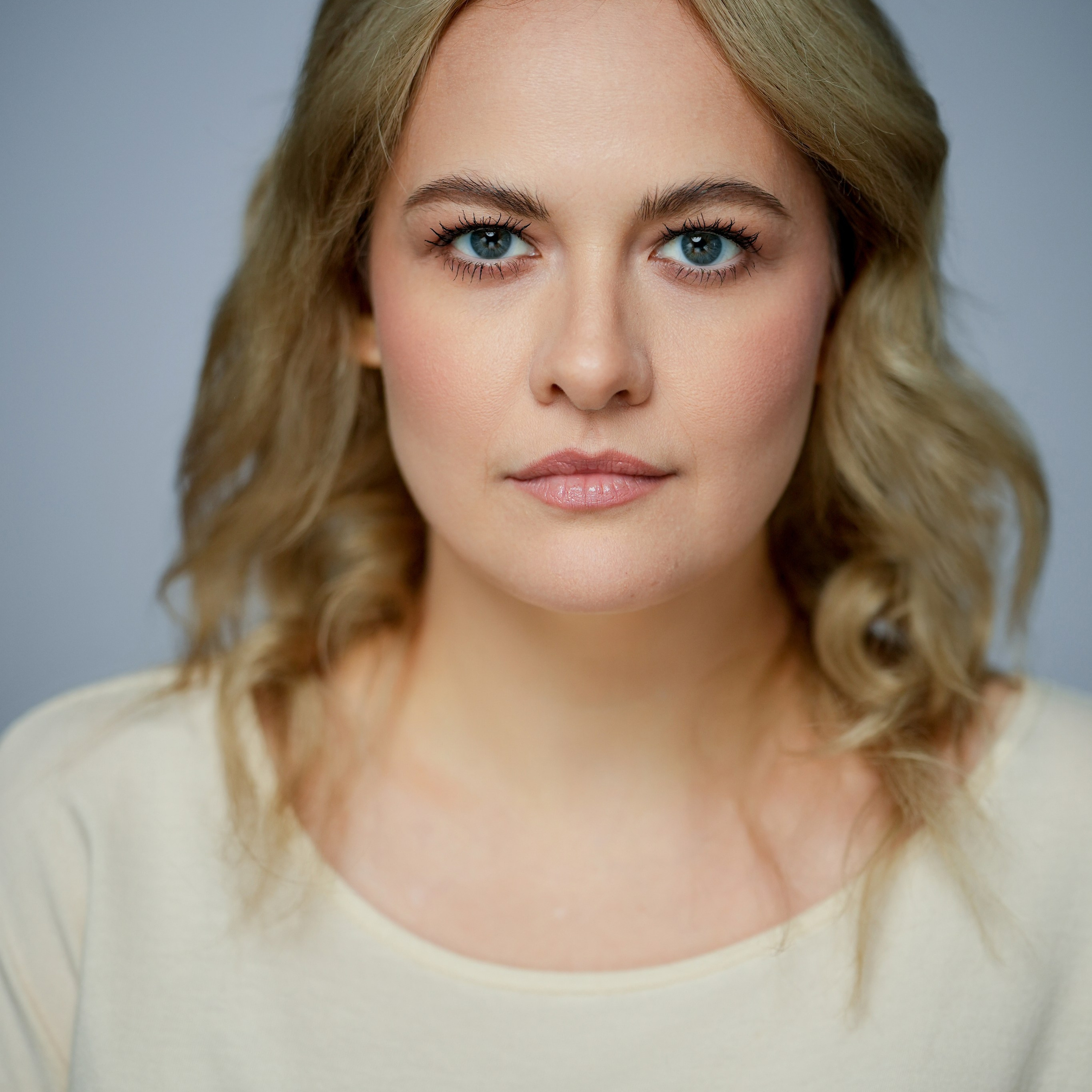 Нина Хваляева (базовое актёрское портфолио)