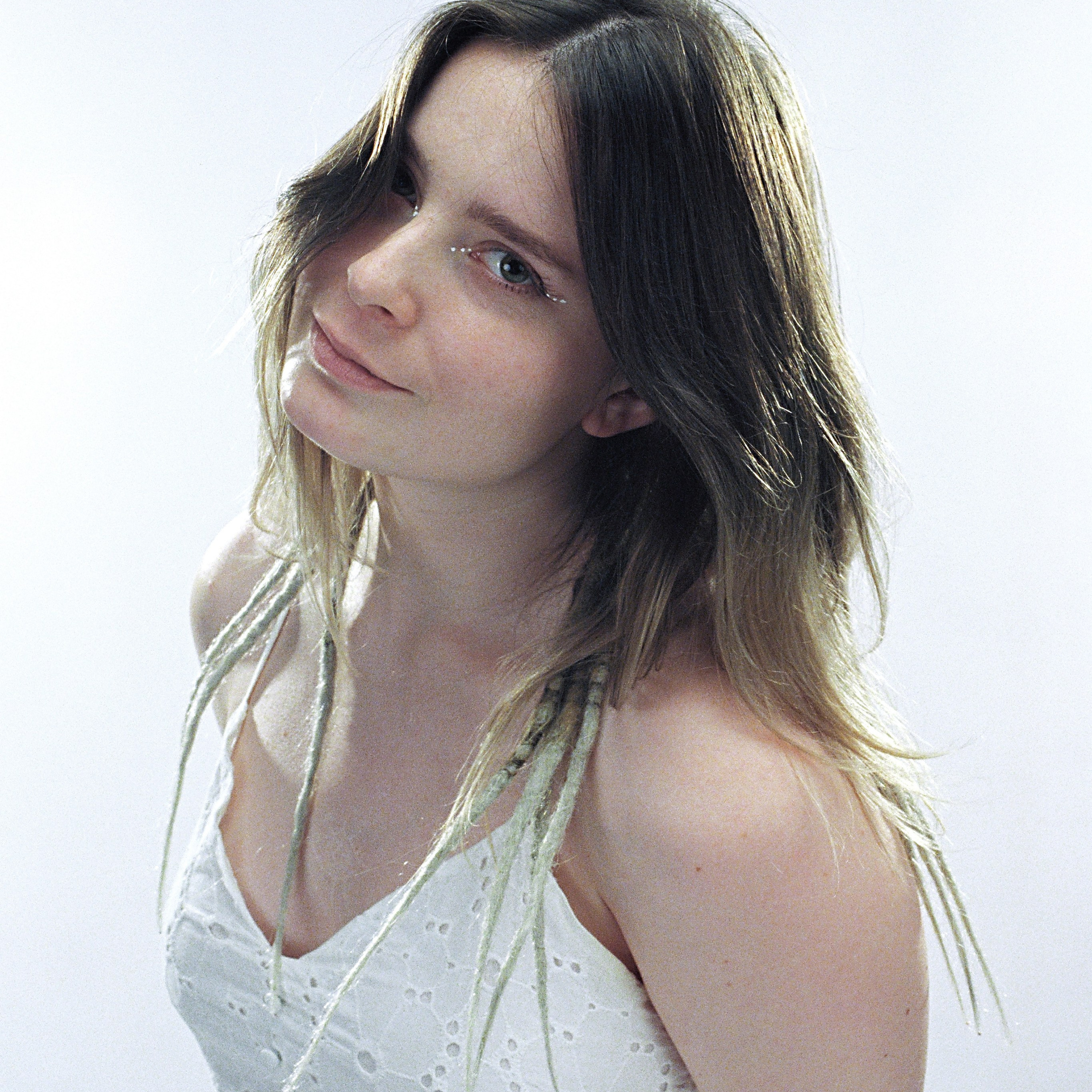 Наташа Видякина. White