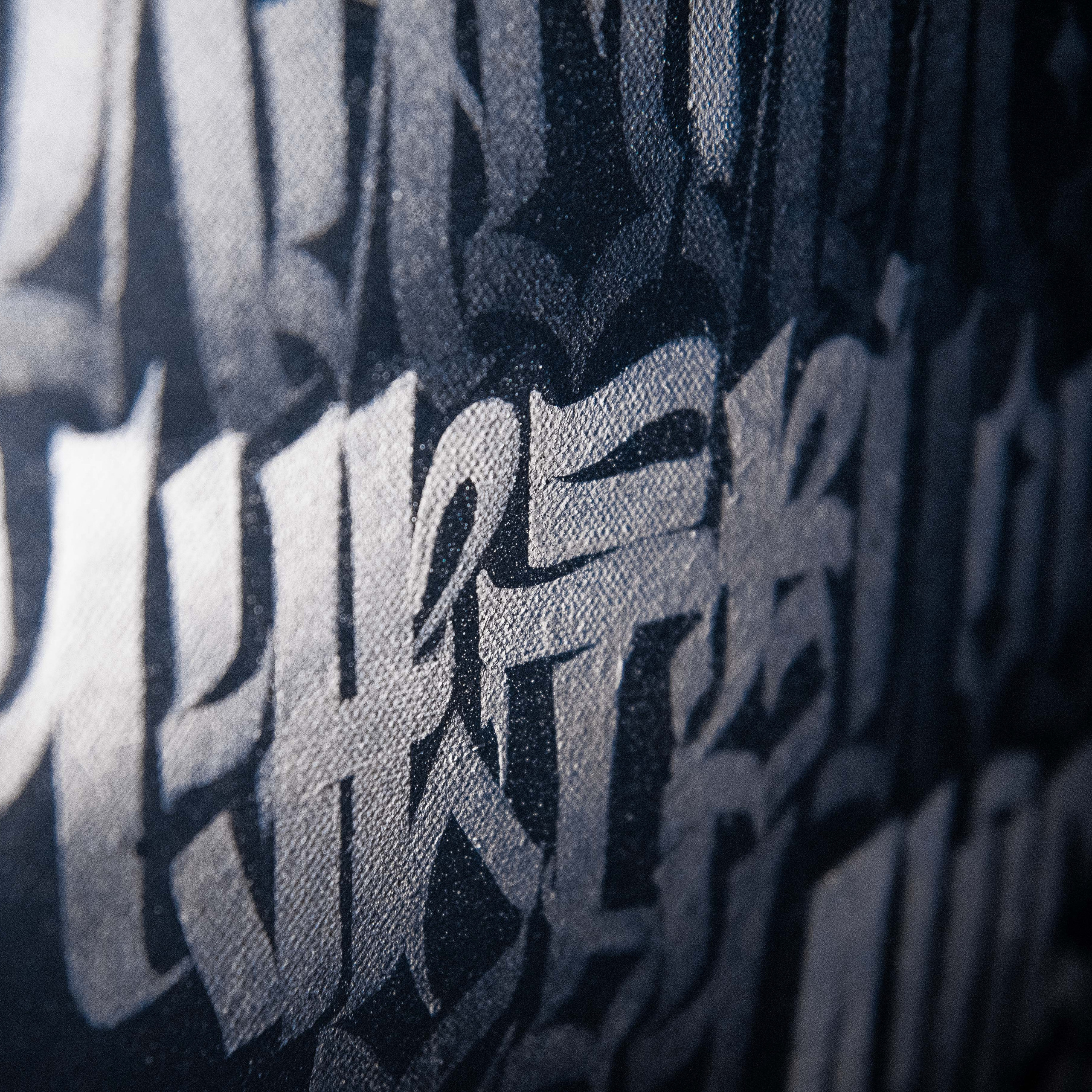 Каллиграфия на холстах со смыслом от Андрея Рэя