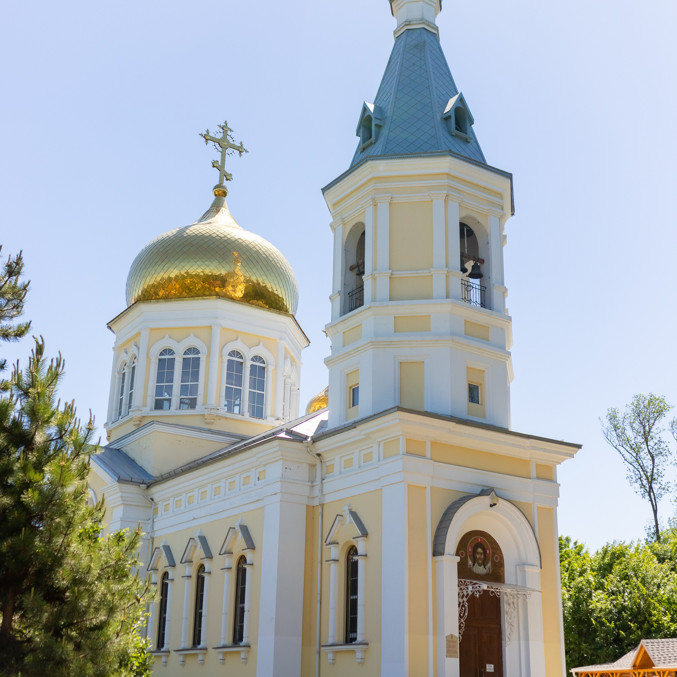 Церковь иконы Божией Матери Живоносный Источник (Петровка)