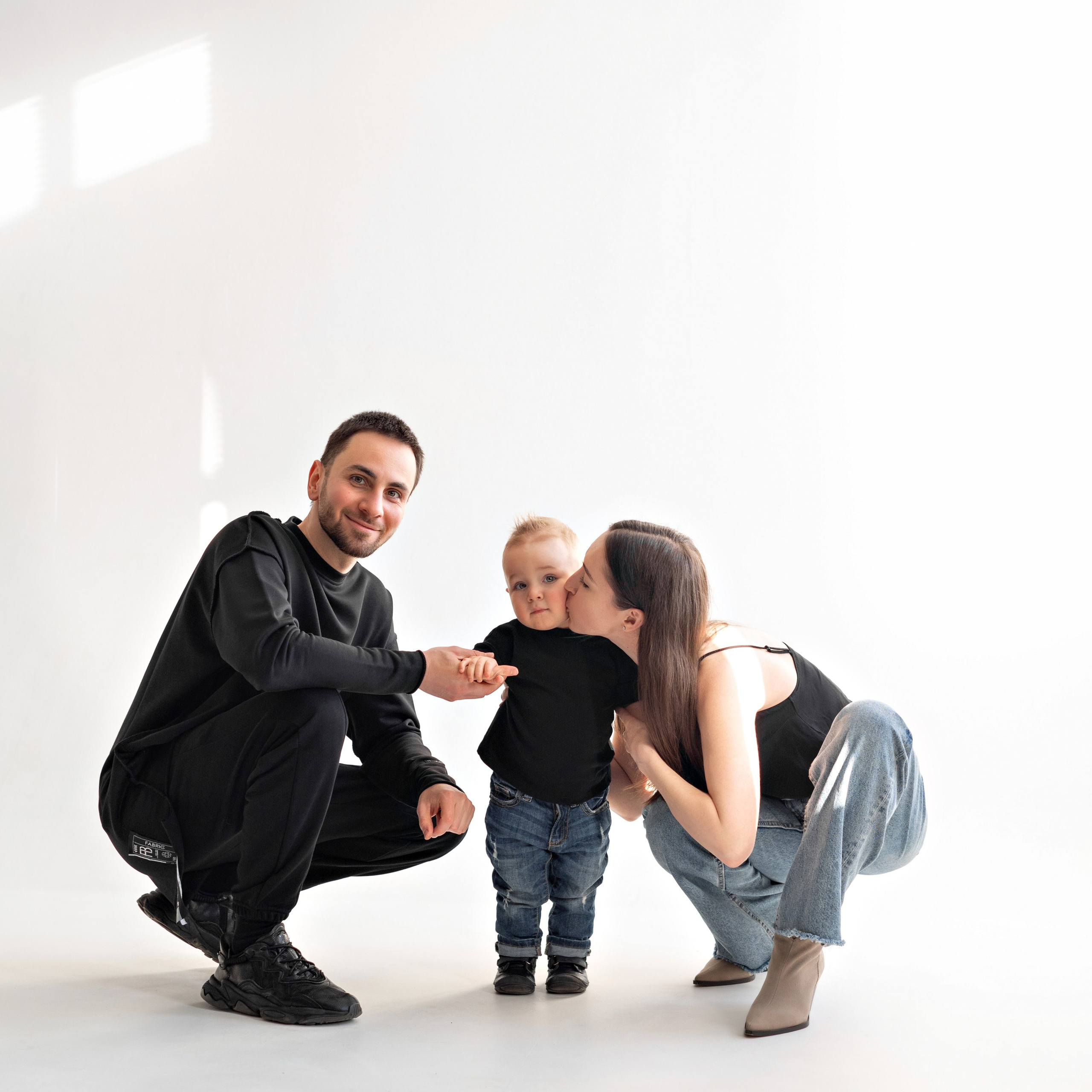 Семейная фотосессия на циклораме