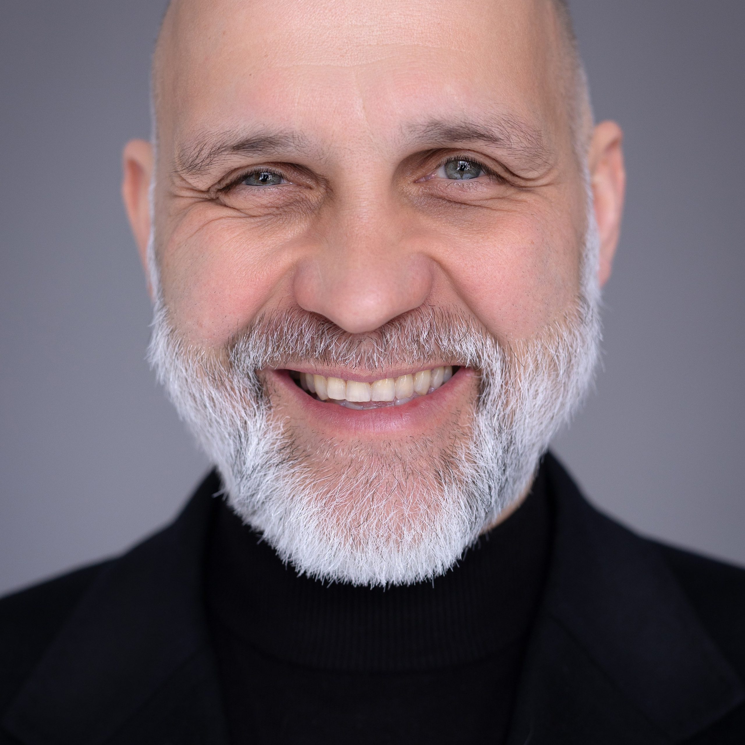 Александр Махров