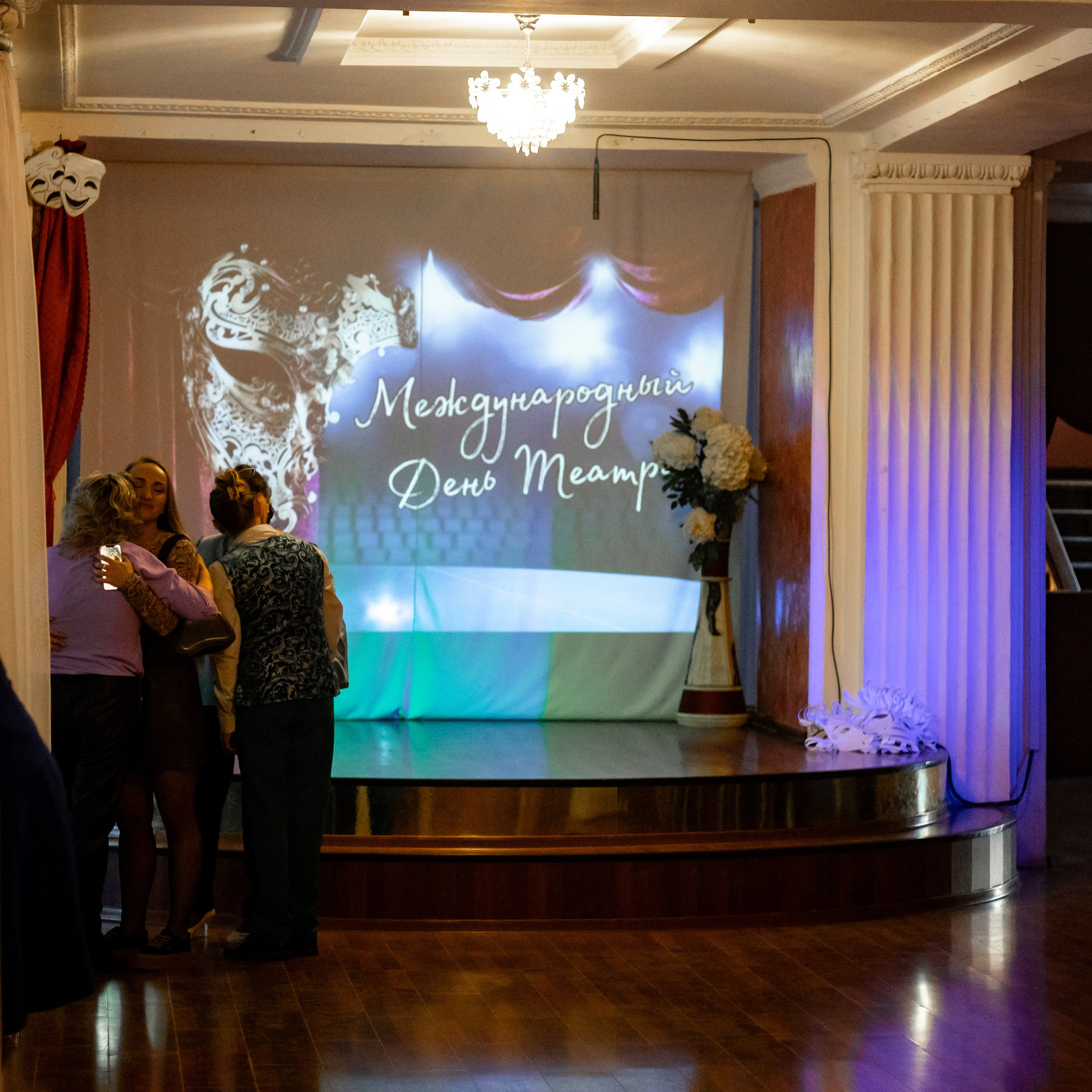 «Свеча» приглашает в театральную гостиную