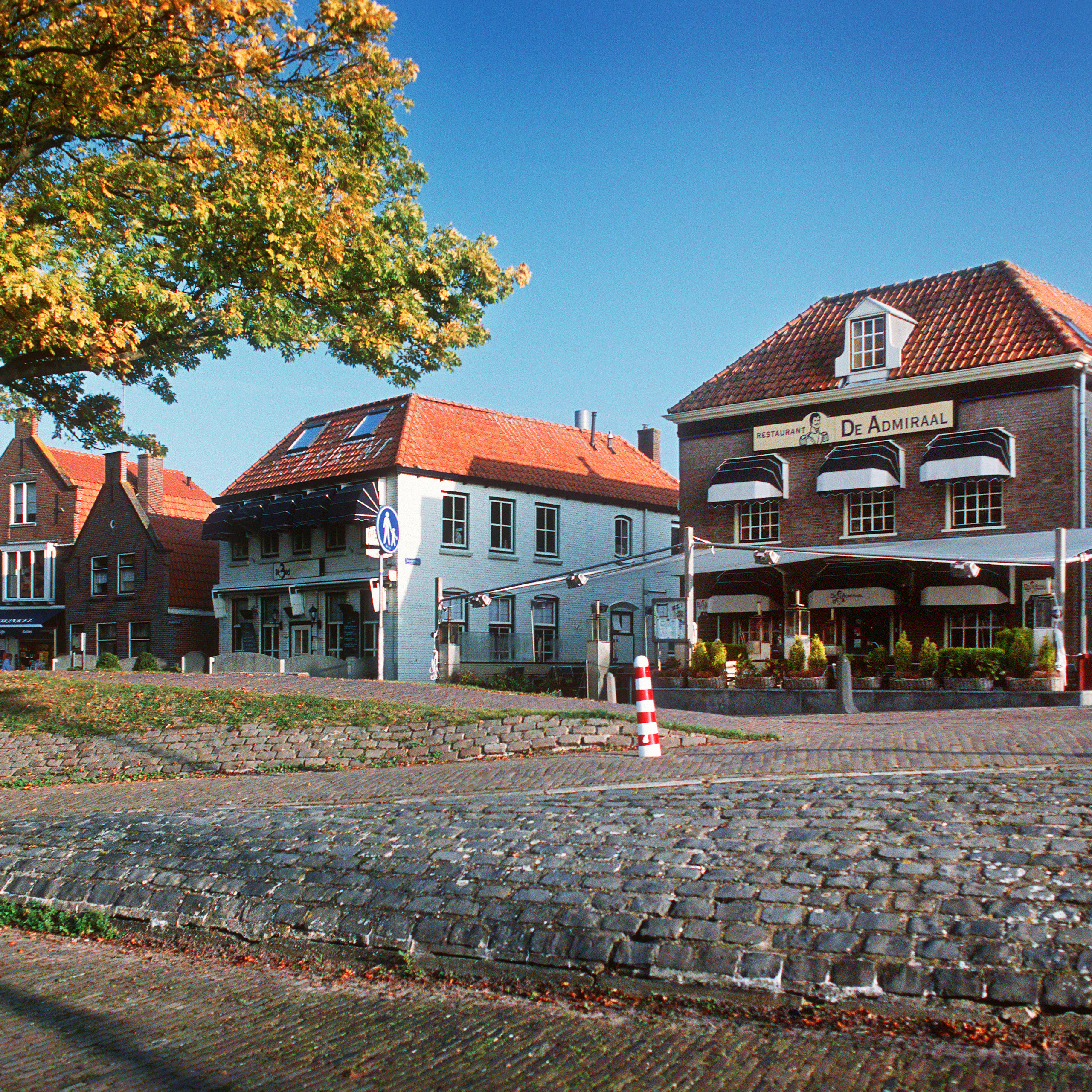 Энкхёйзен. Антон Денисенко