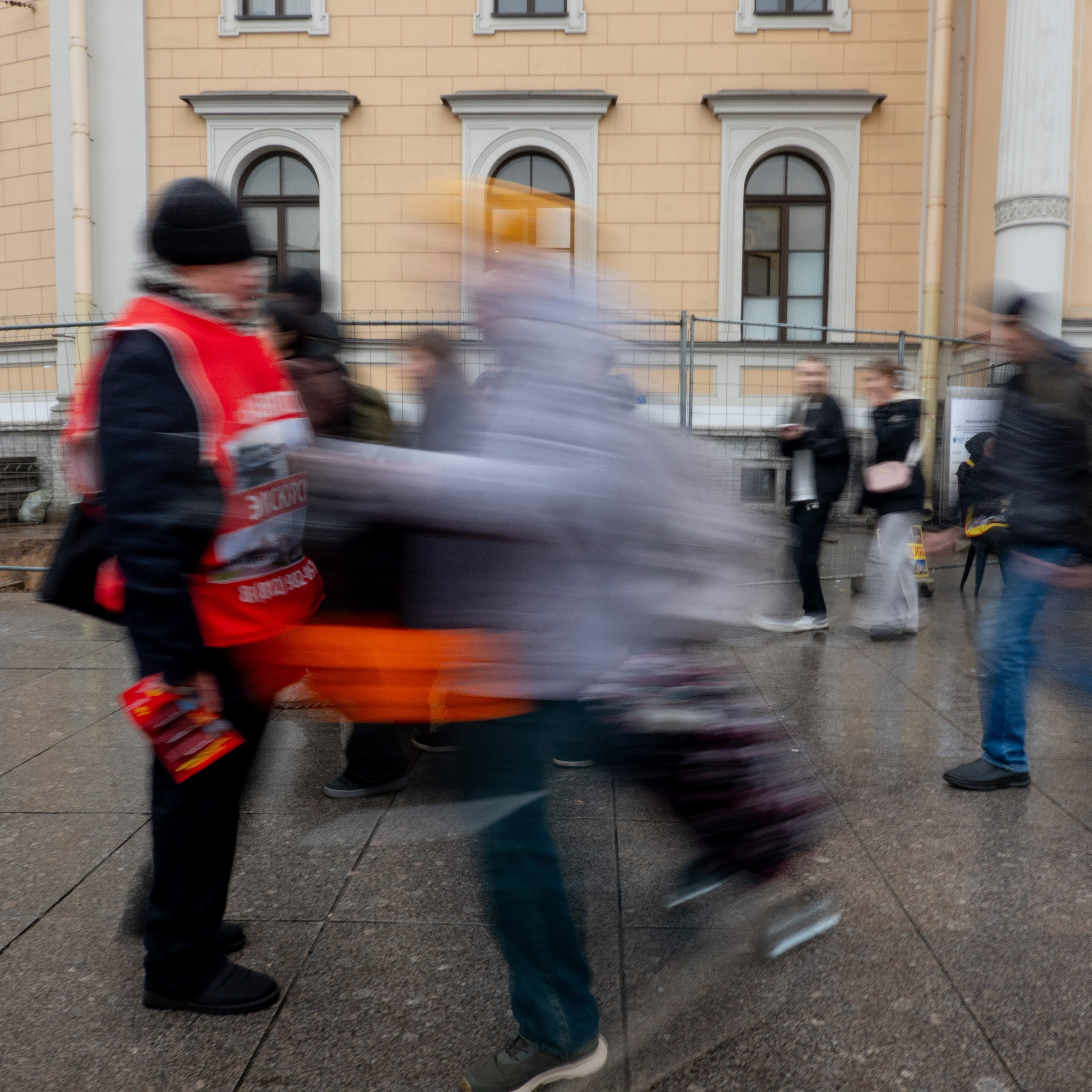 Толчея на Московском вокзале. Антон Денисенко