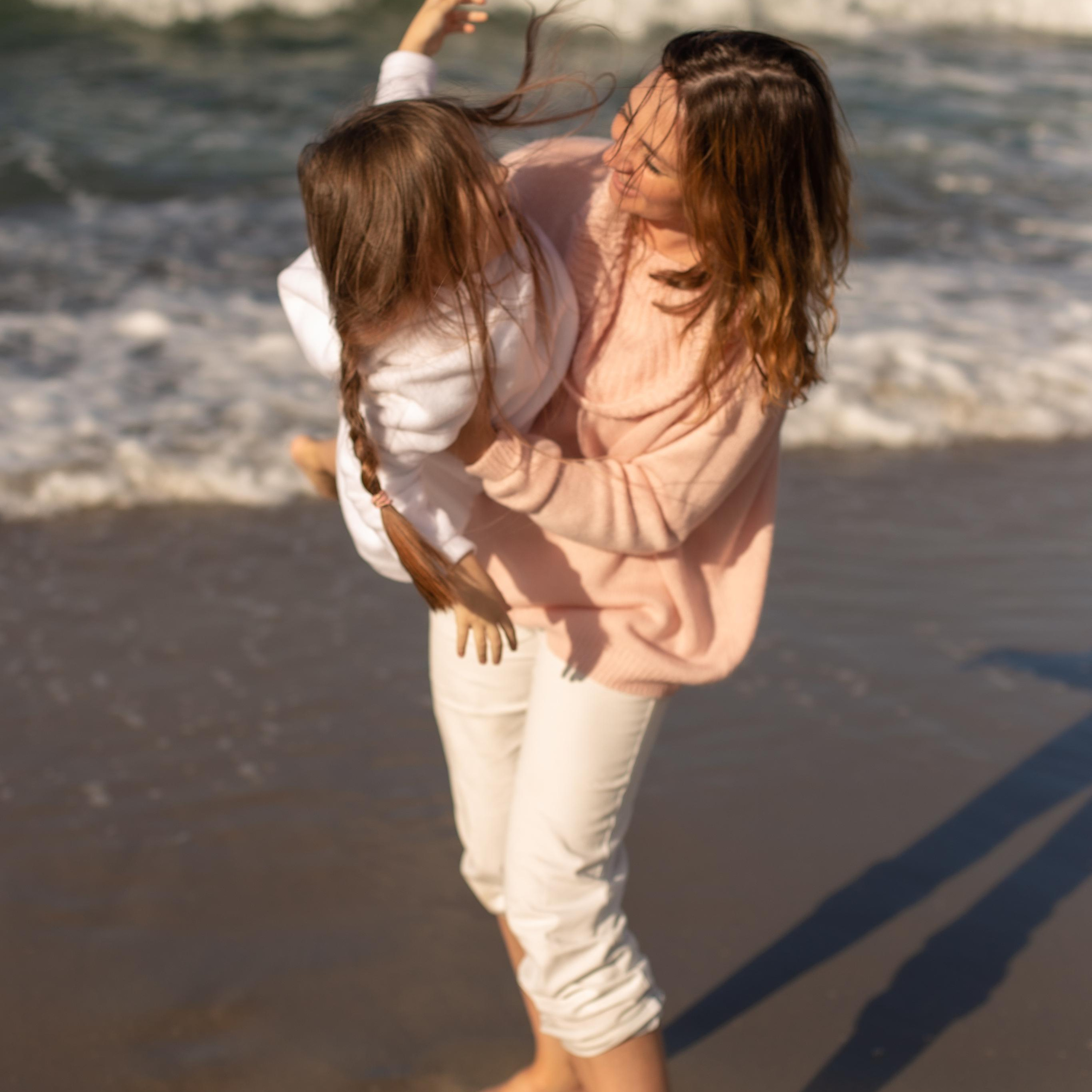 Софа и Элина. Море