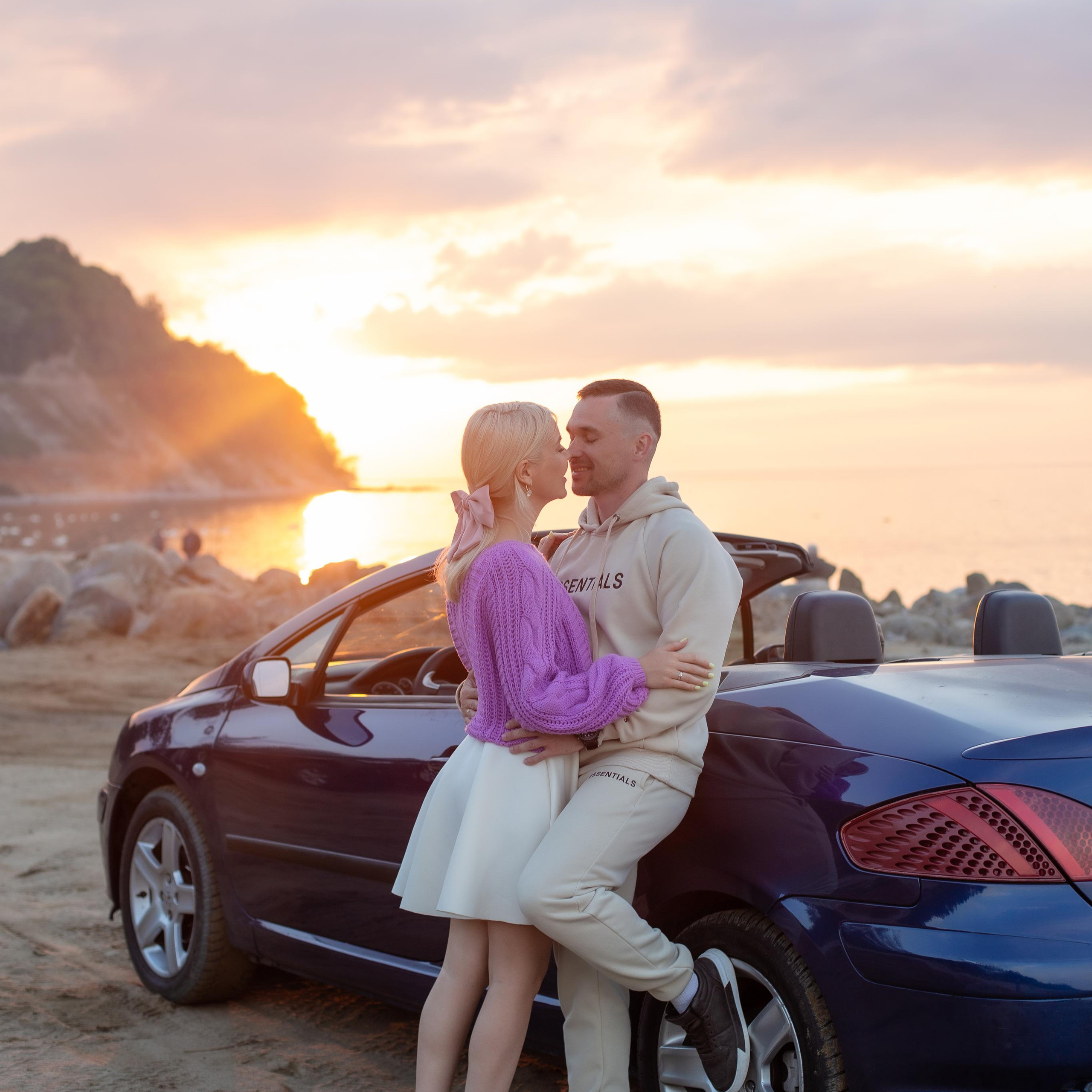 Витя и Ульяна. На берегу моря