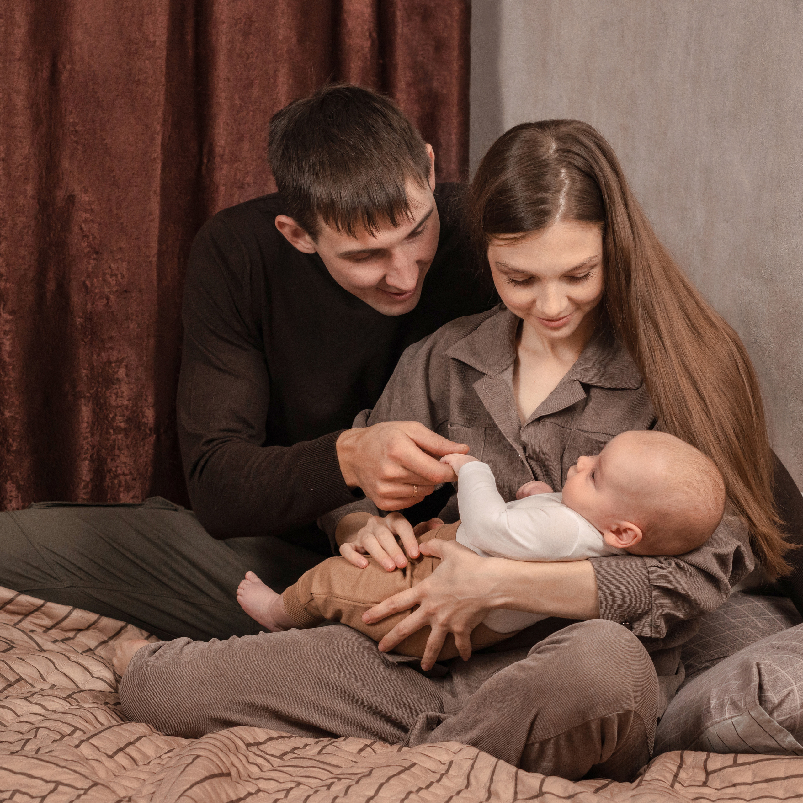 Екатерина+Денис=Тимур (Семейная фотосессия дома)