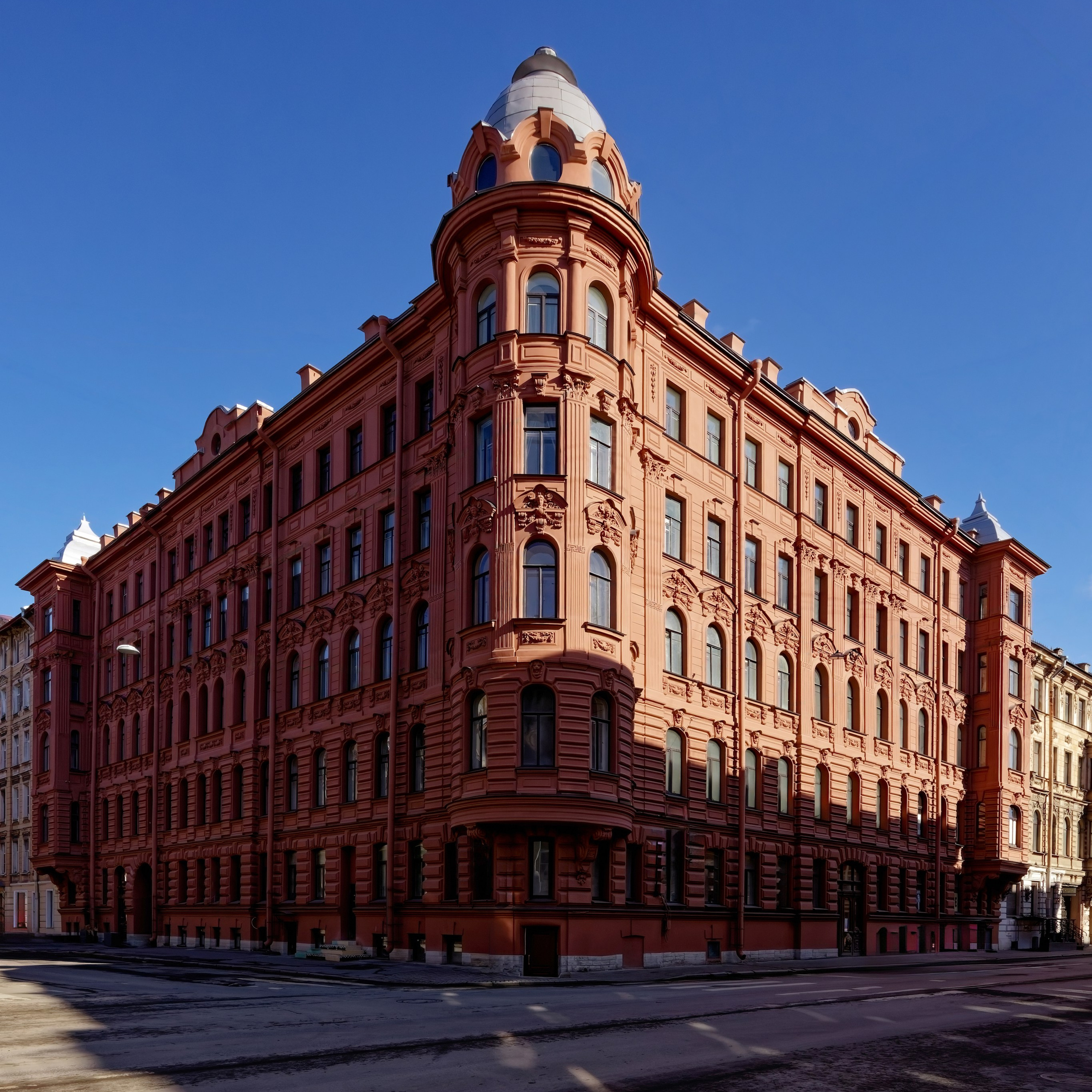 Радищева, 27 (Некрасова, 46)
