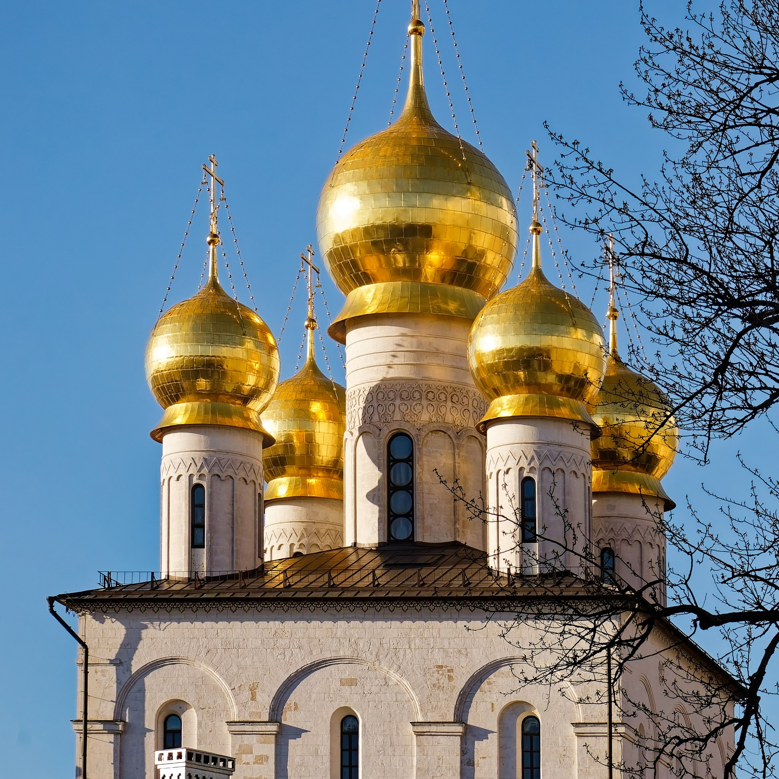 Феодоровский собор в центре Петербурга в погожий день