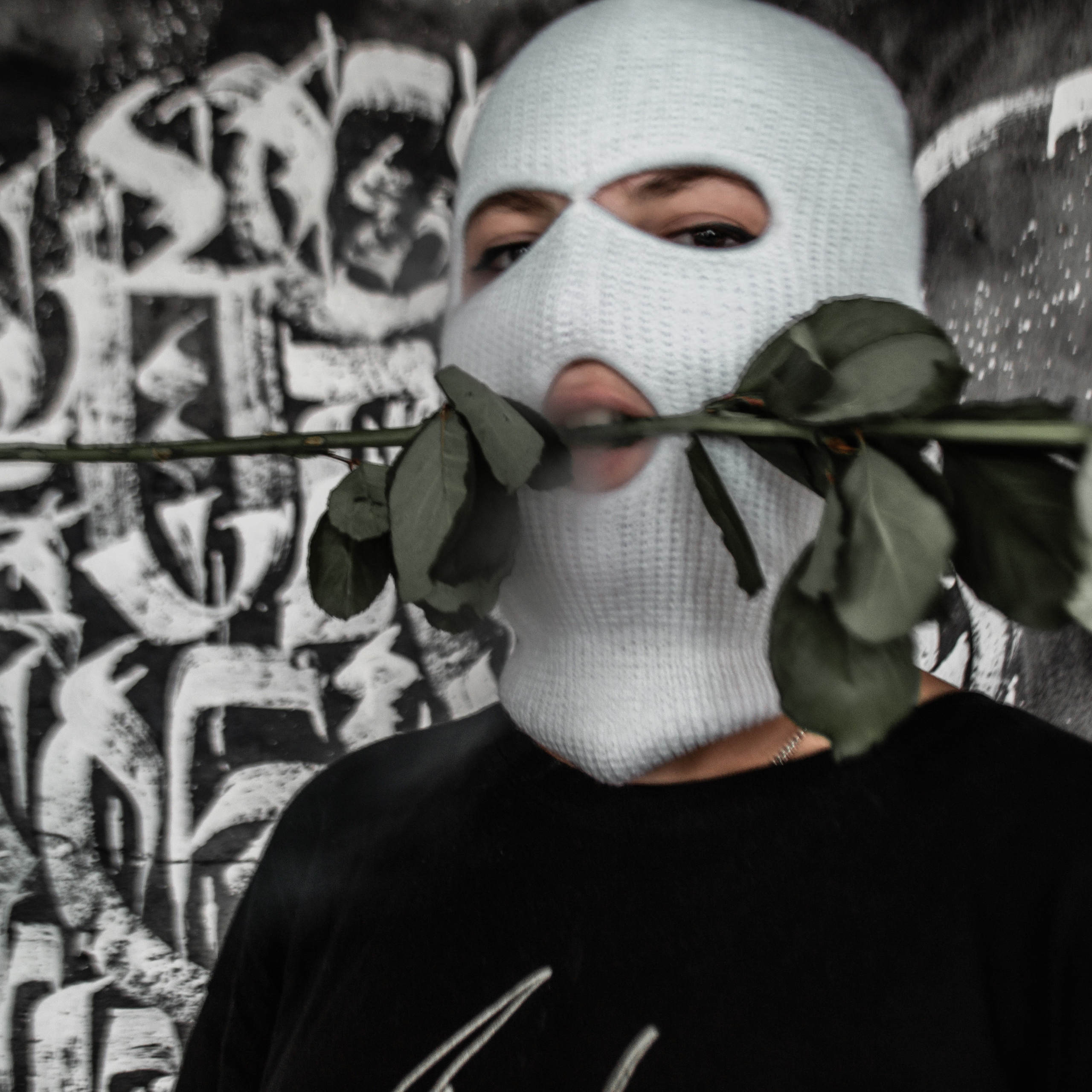 У НЕГО НОЖ?!