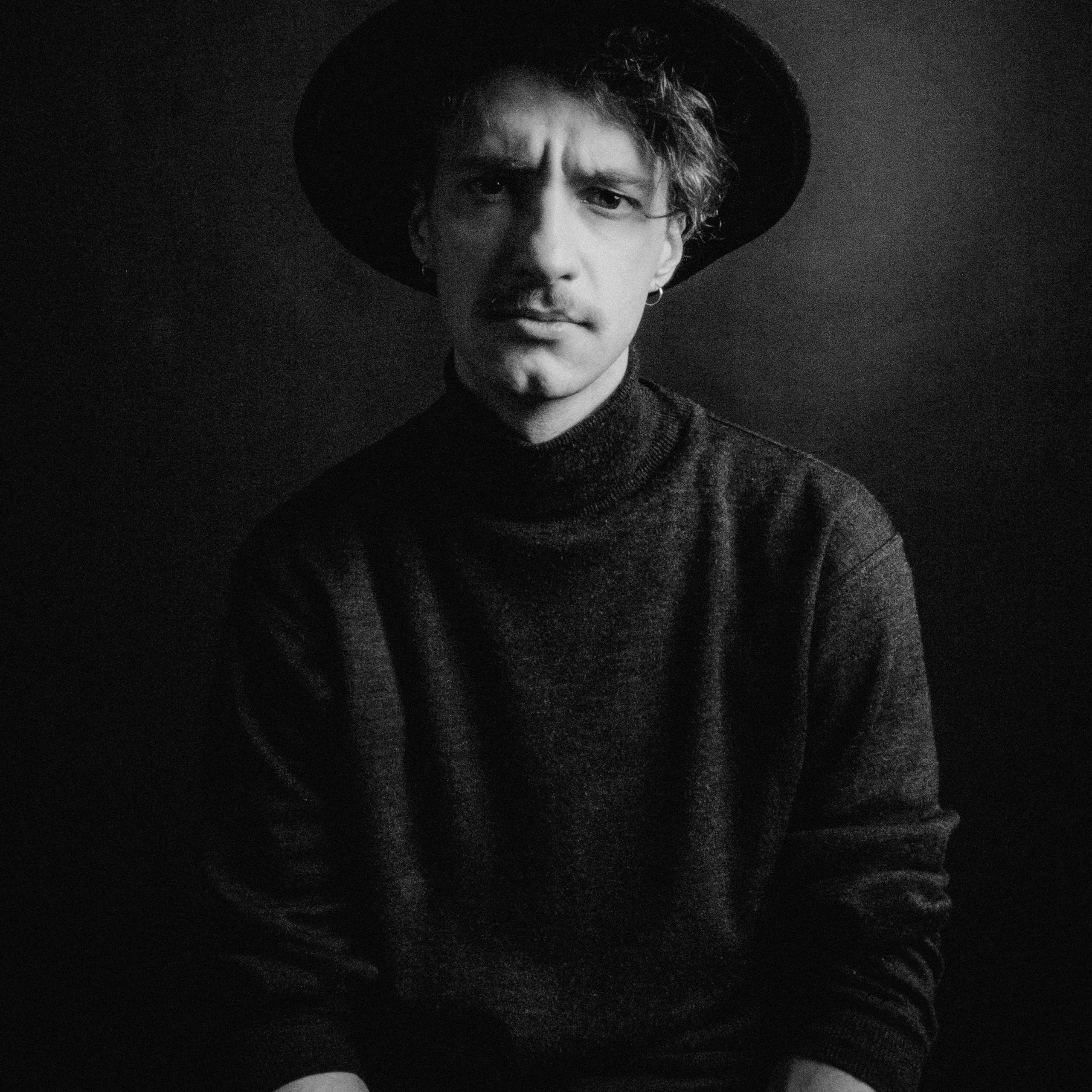 Детектив. Женя Красовская | Портретный Фотограф | Визуал для брендов