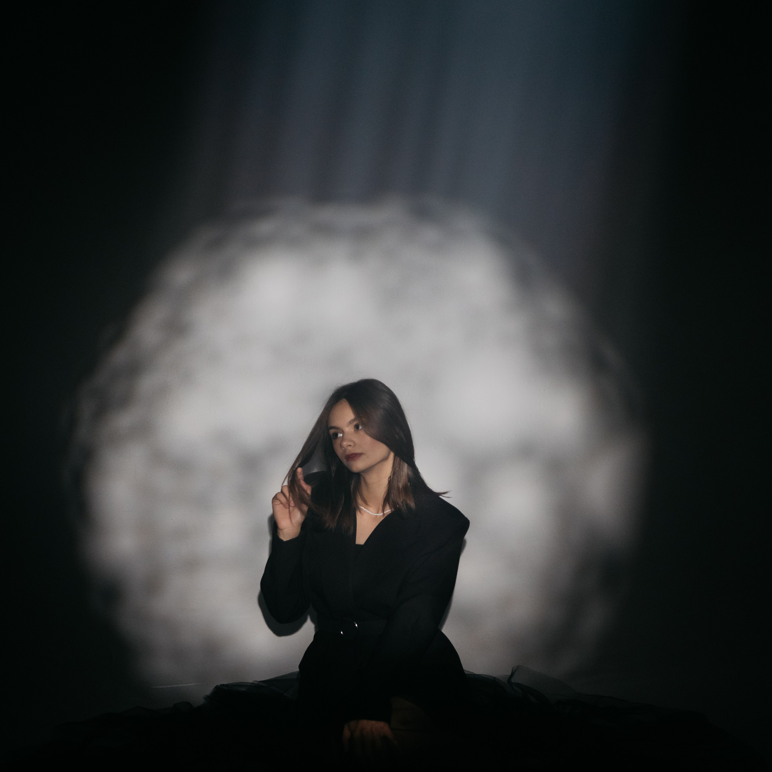 Съемка в студии — луна