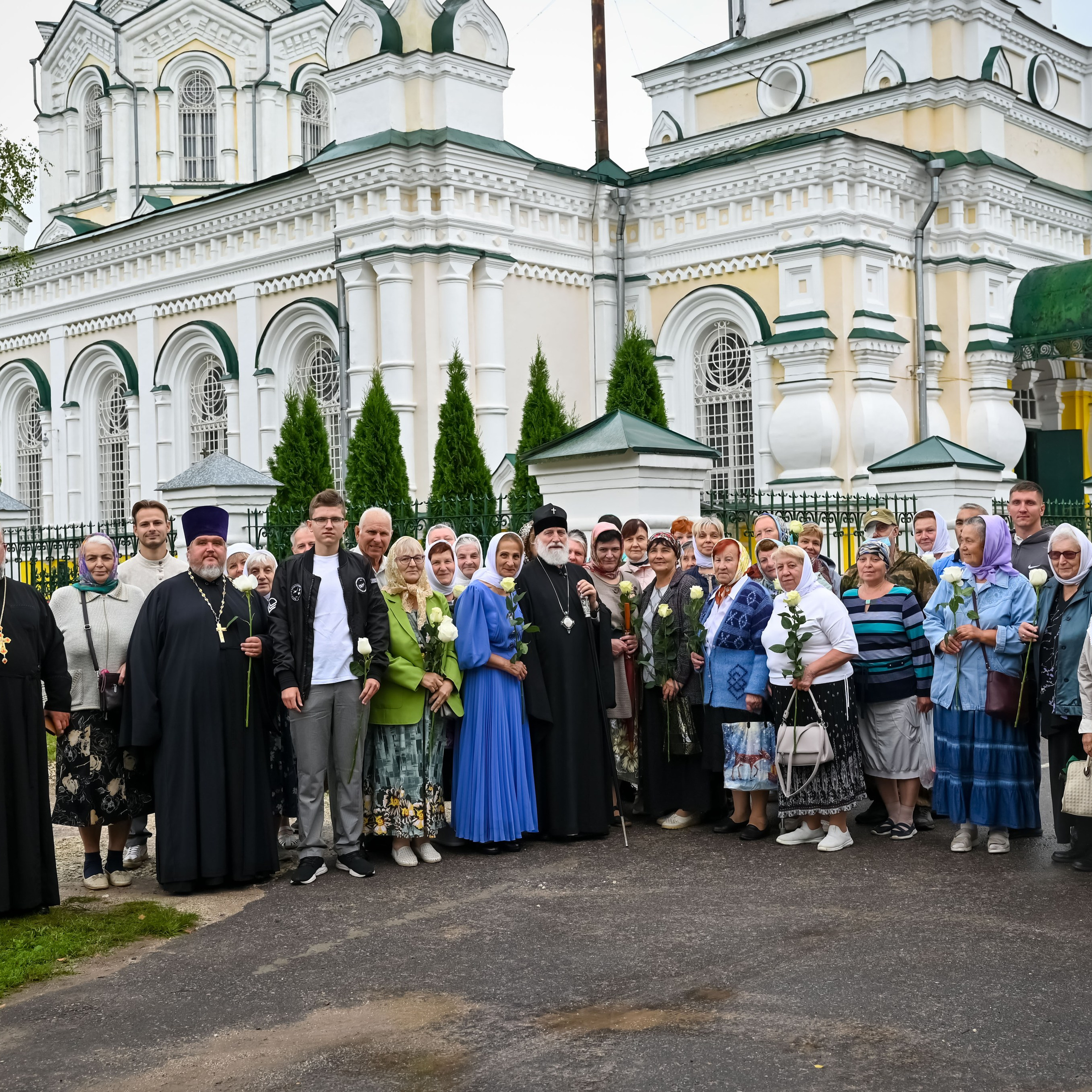 Митрополит Крутицкий Коломенский Павел в Георгиевском храме с. Ванилово
