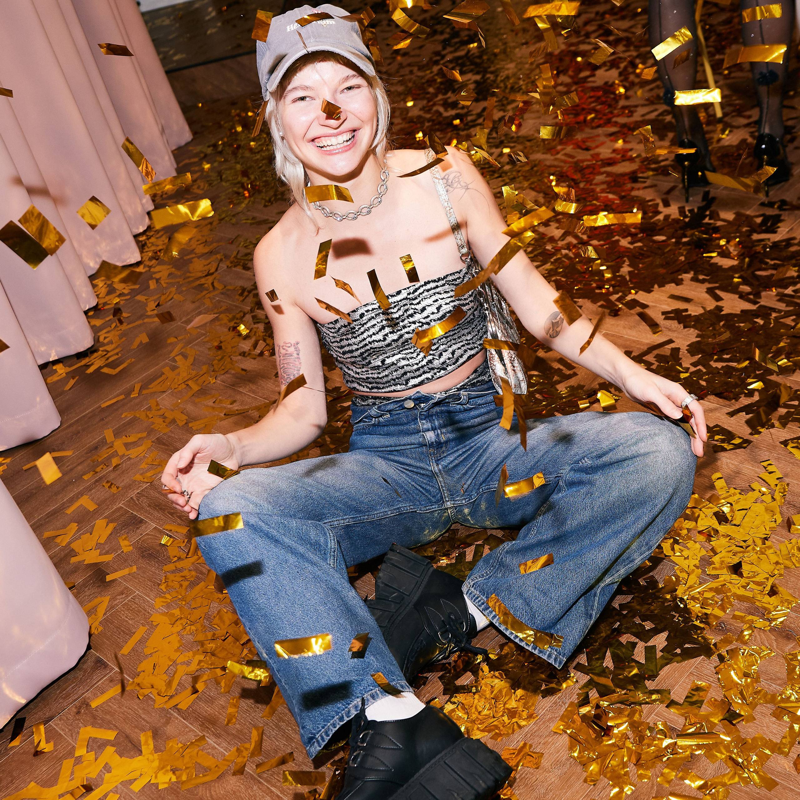 No Drama открытие