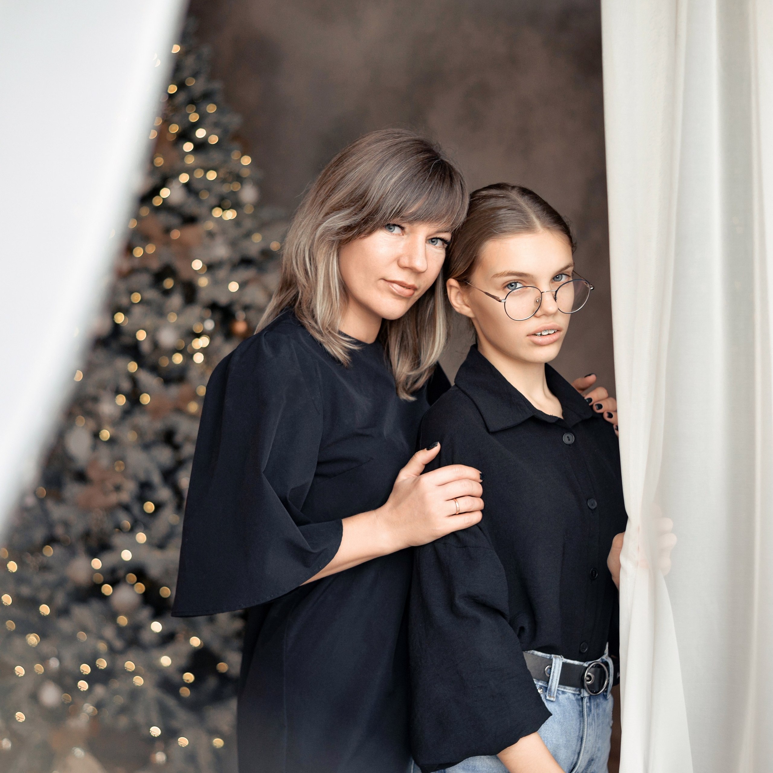 Елена с&nbsp;дочерью в&nbsp;зале Грей