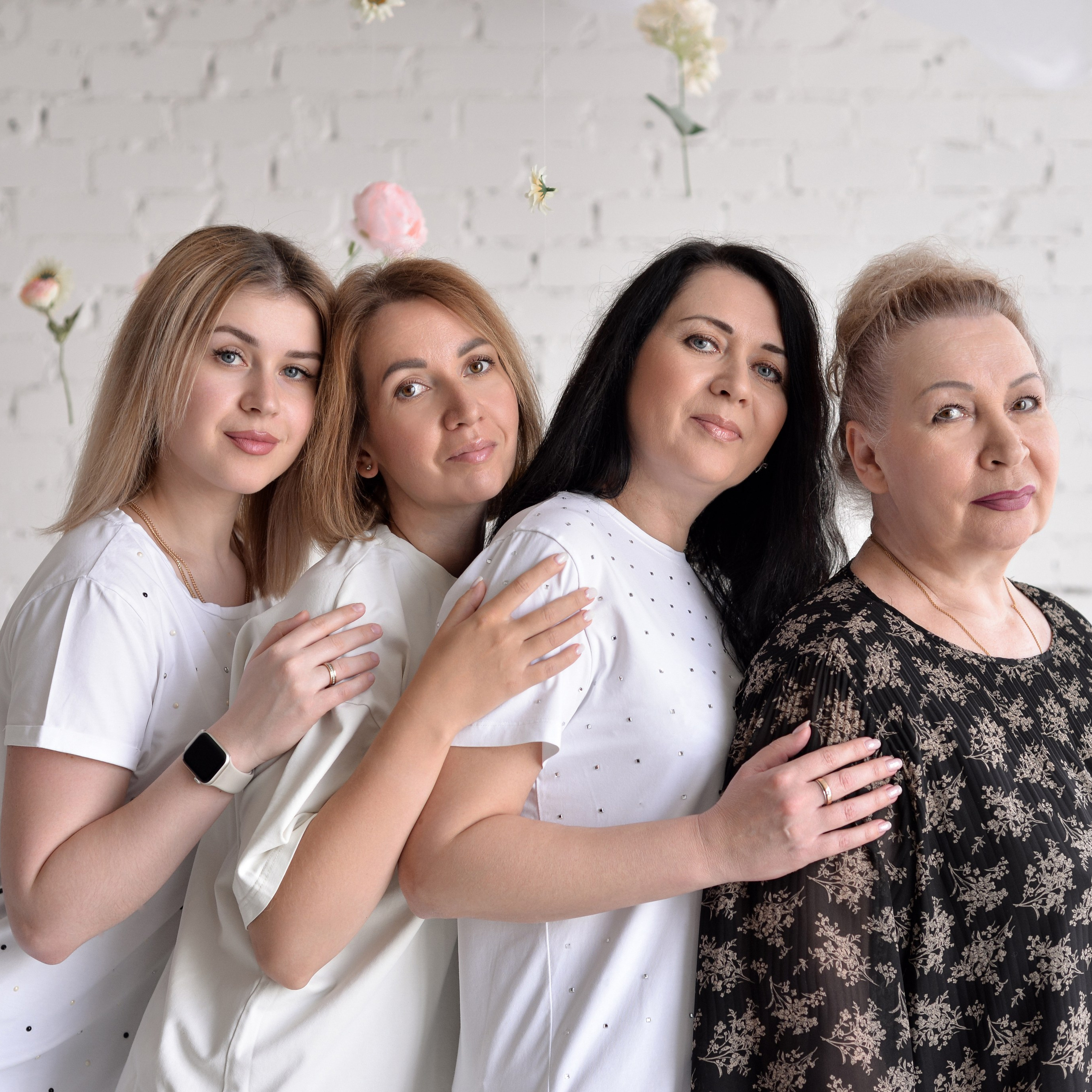 3 поколения прекрасных дам