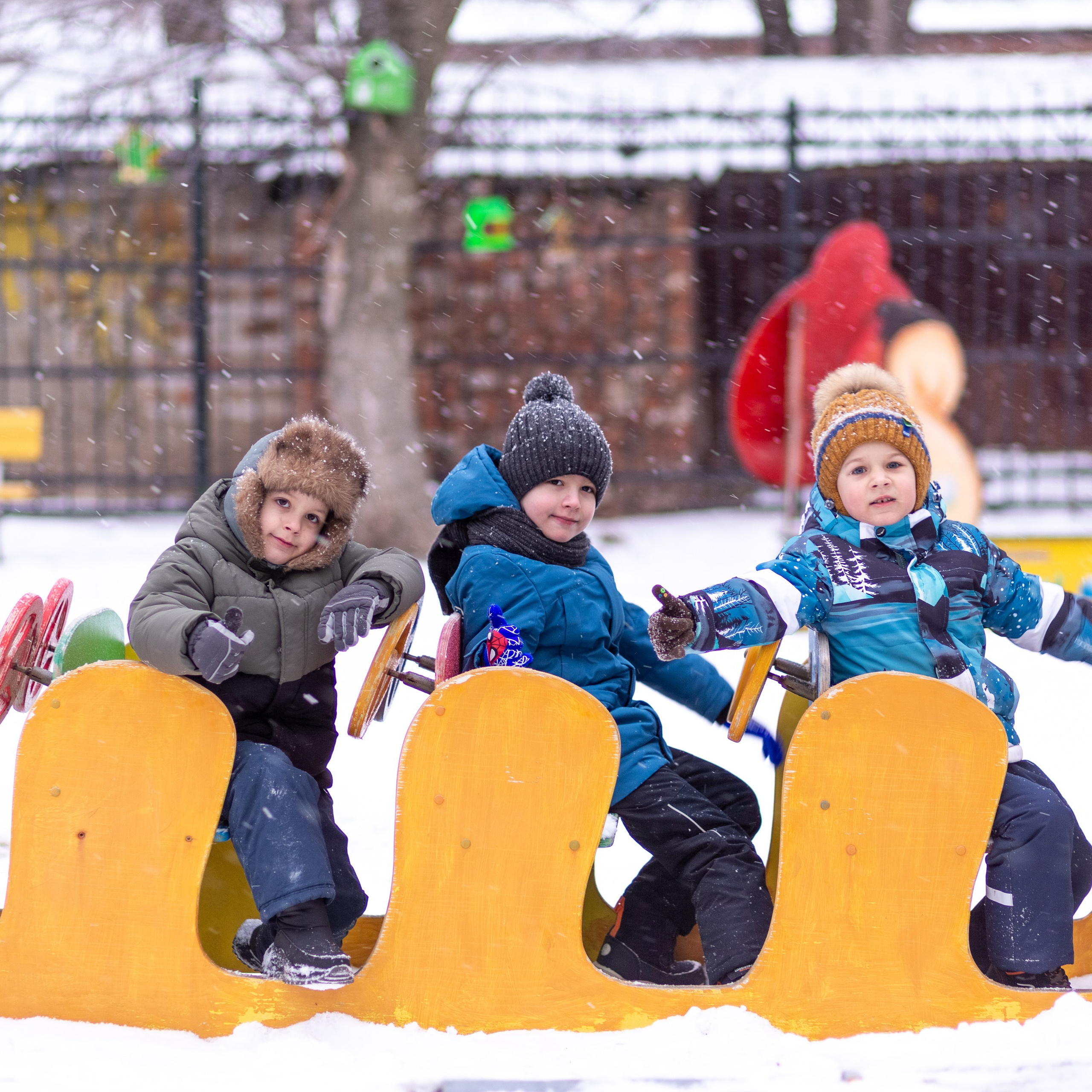 Детский сад на прогулке
