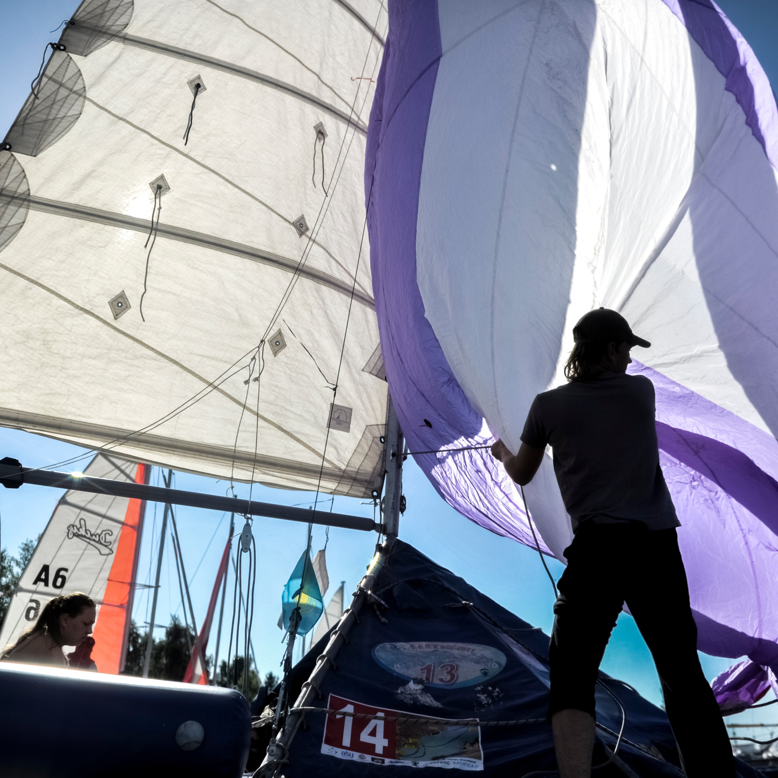 Россия. Санкт-Петербург. 15 июля 2014 года. Соревнования на парусных дистанциях "Обское море-2014" в Новосибирском водохранилище
