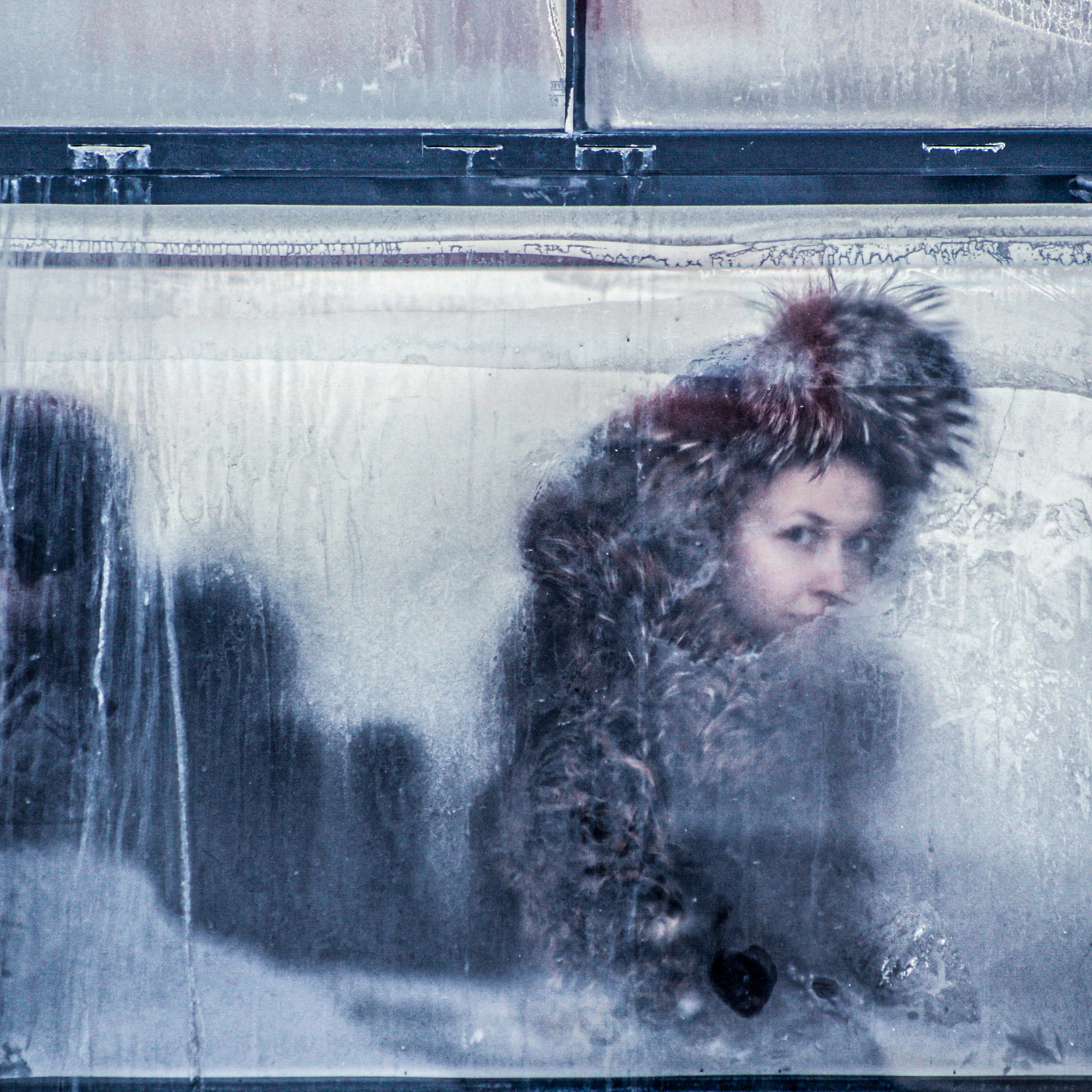 Россия. Новосибирск. 26 января 2015 года. Горожане в общественном транспорте.