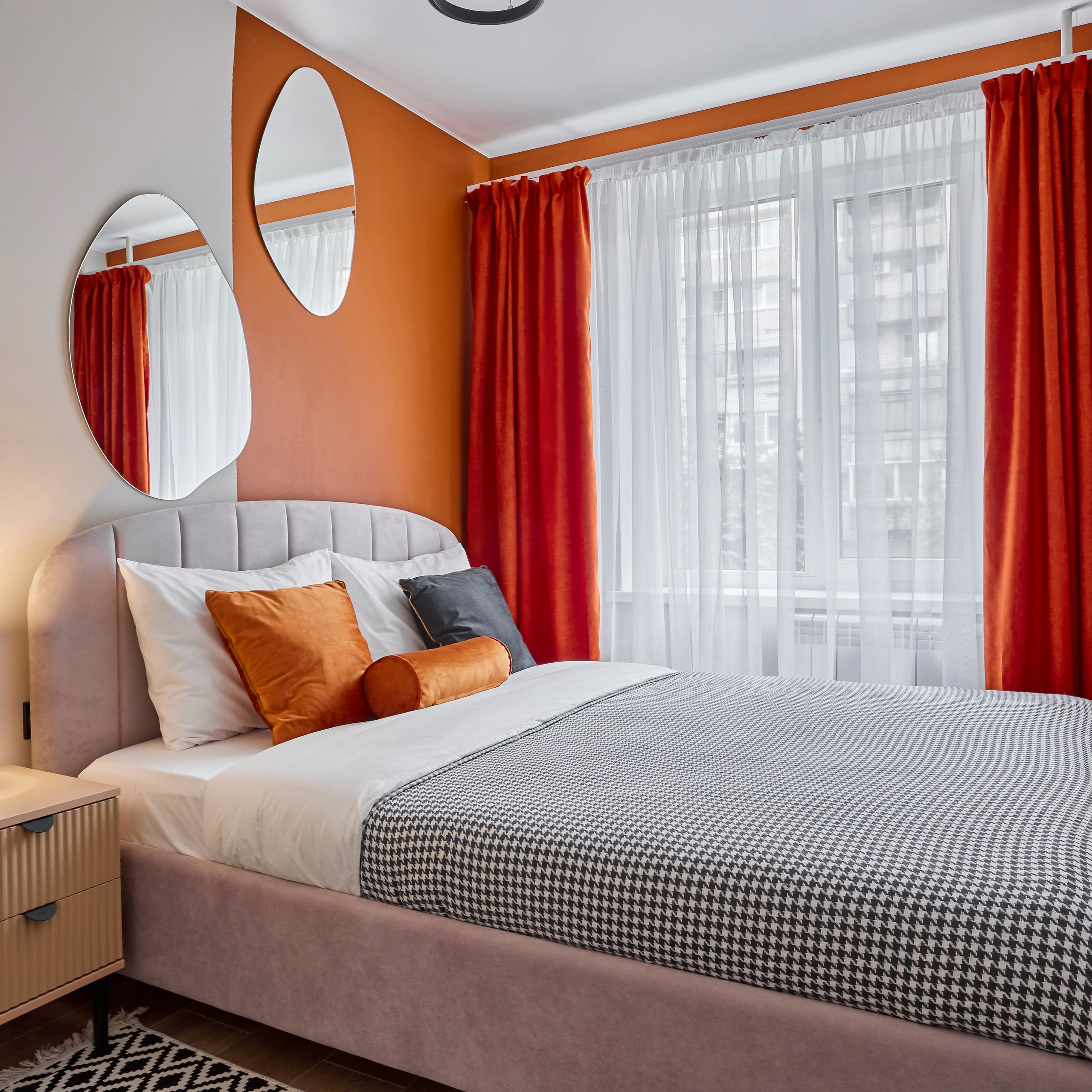 Варшавская ул. 37