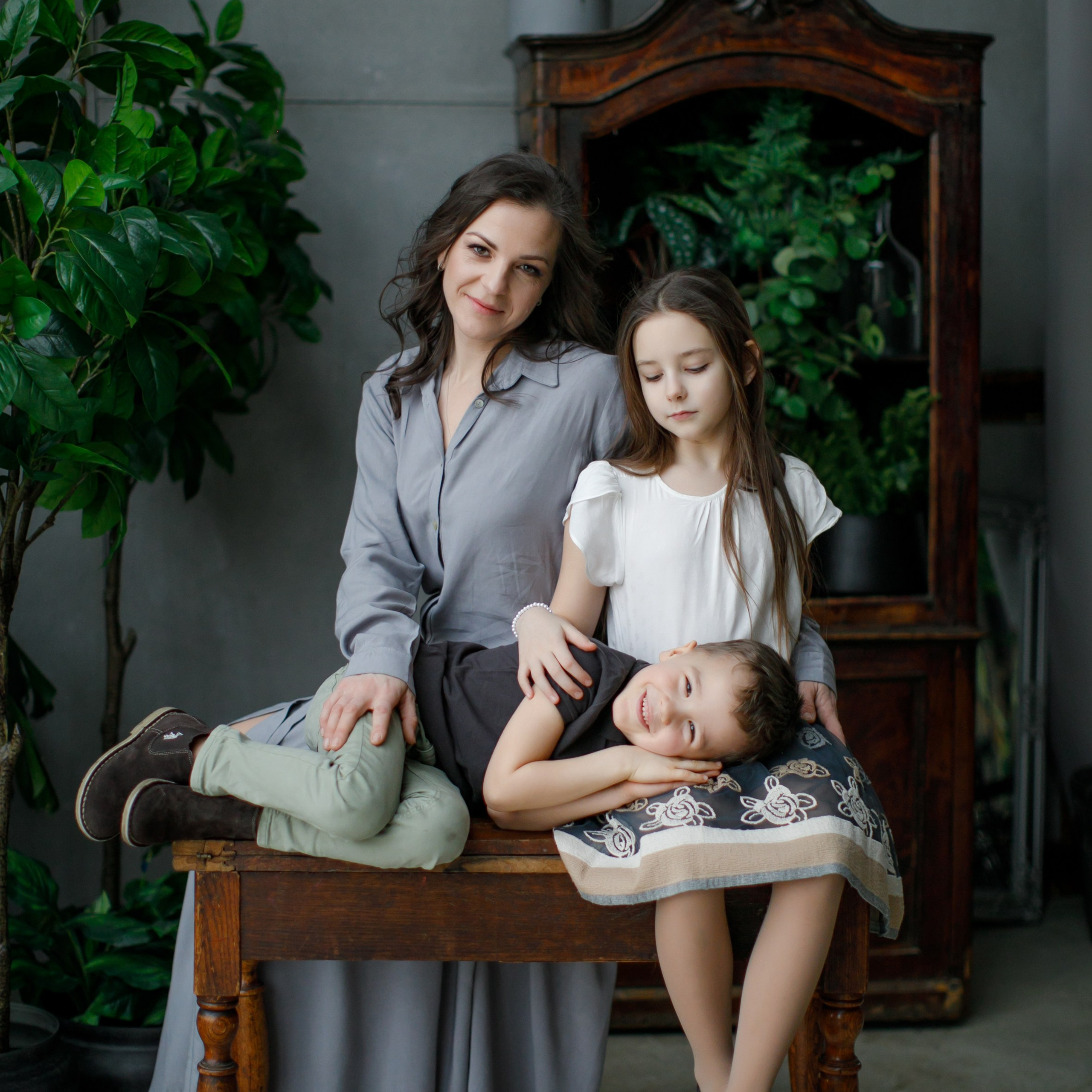 Семейное. Лена, Надя и Тимошка.