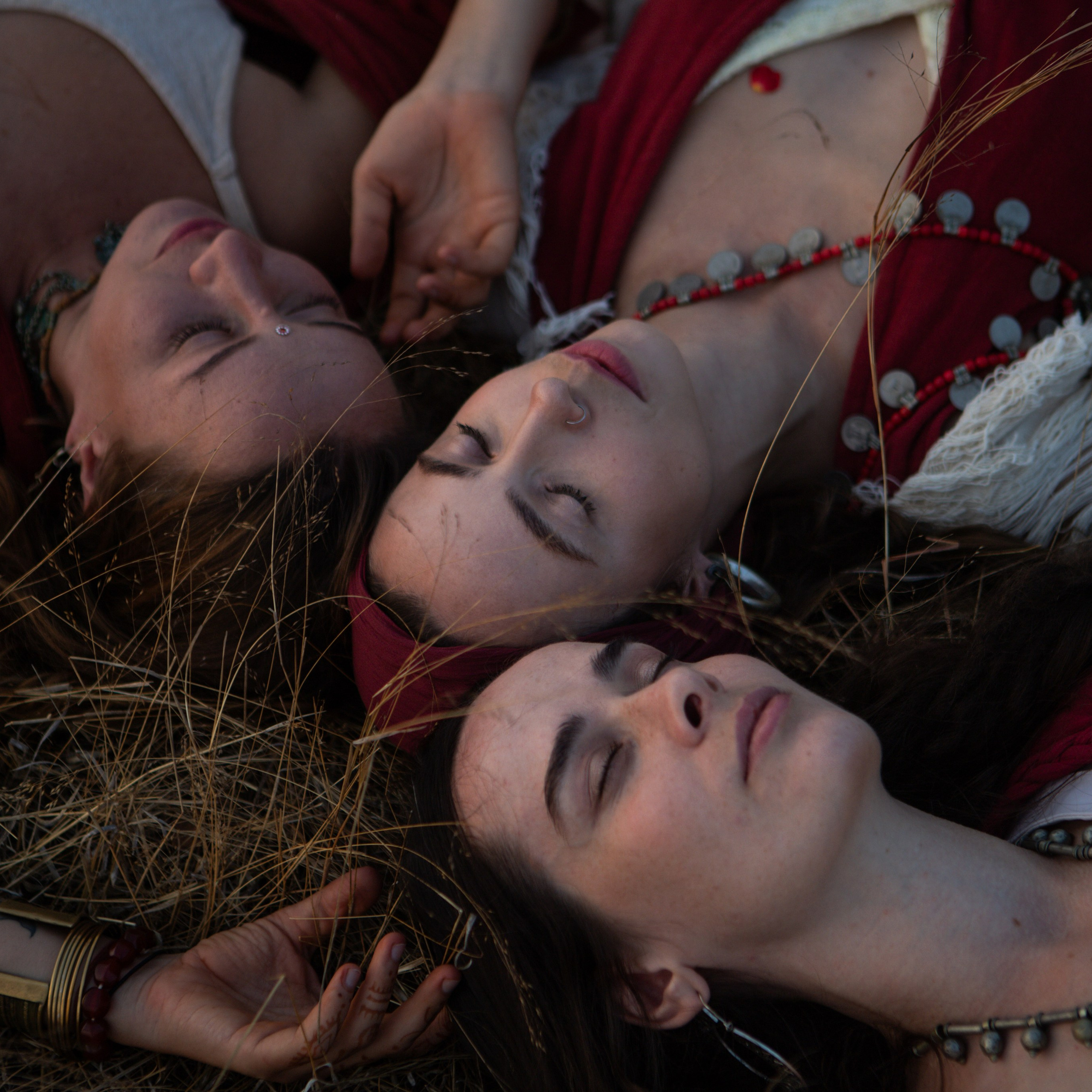 КРАСНЫЙ ШАТЕР