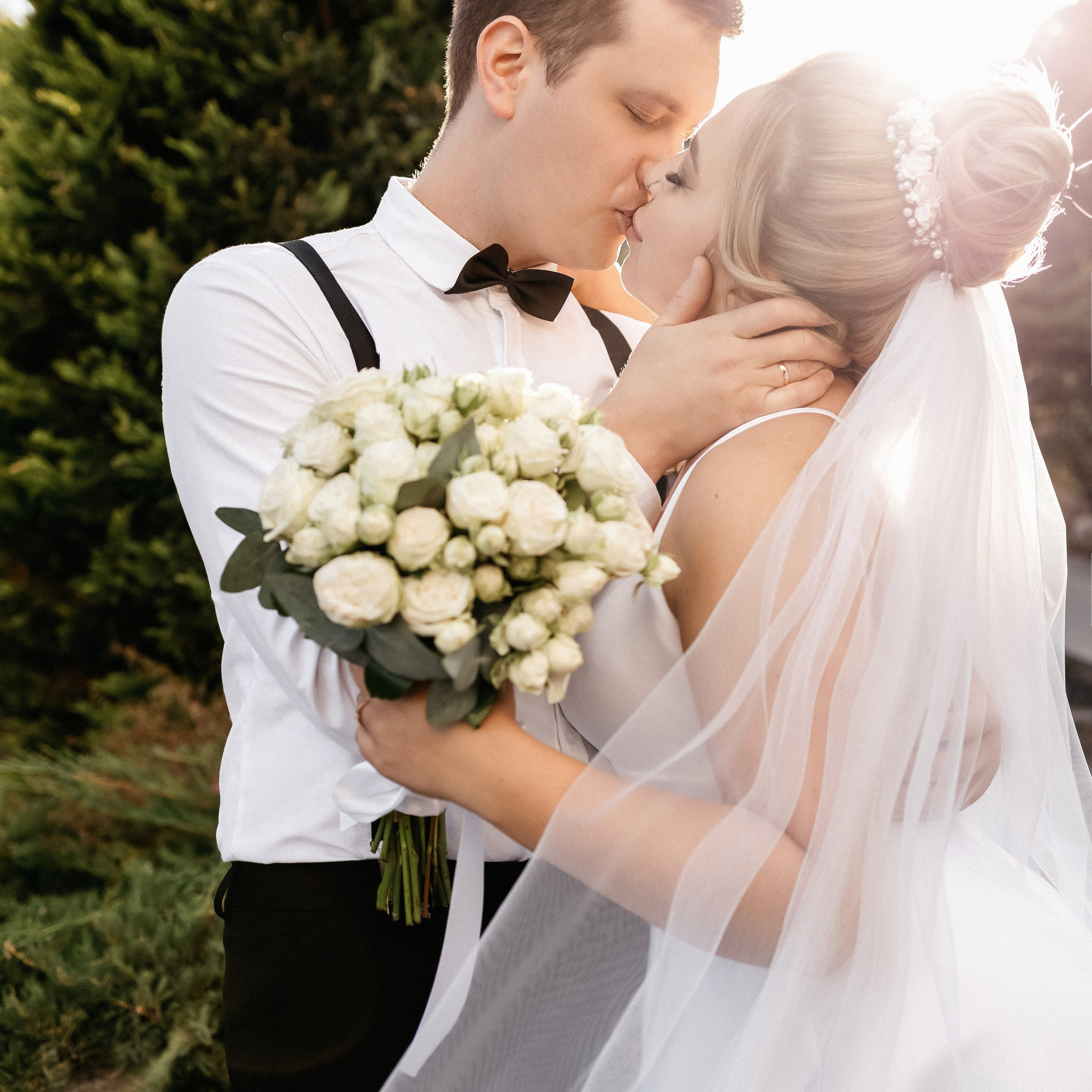 07.10.23 Свадьба Анастасии и Влада. Часовая прогулка после Загса в Алуште