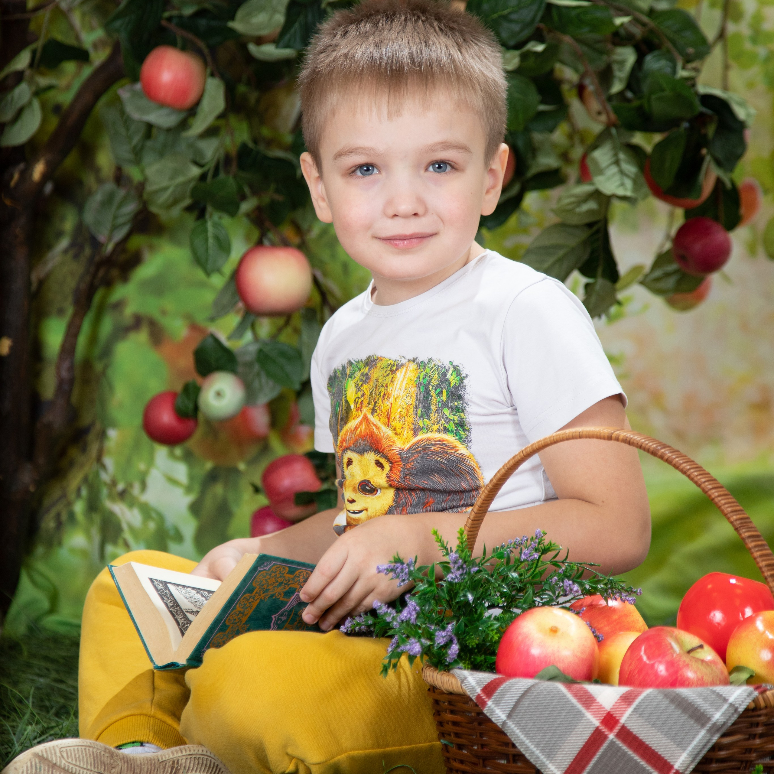 Фотосессия «Под яблоней»
