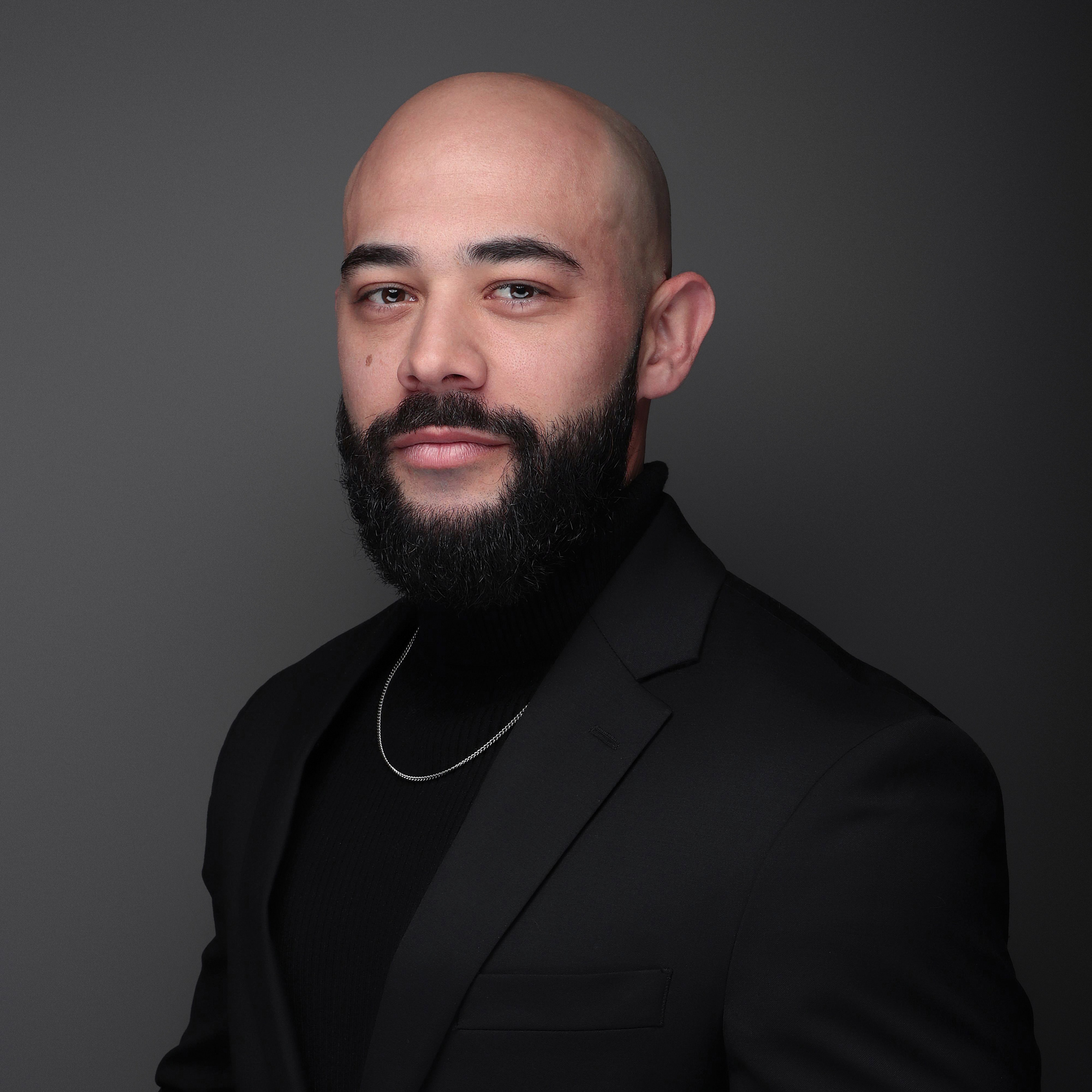 Business Comp (Studio Portrait Retouch)