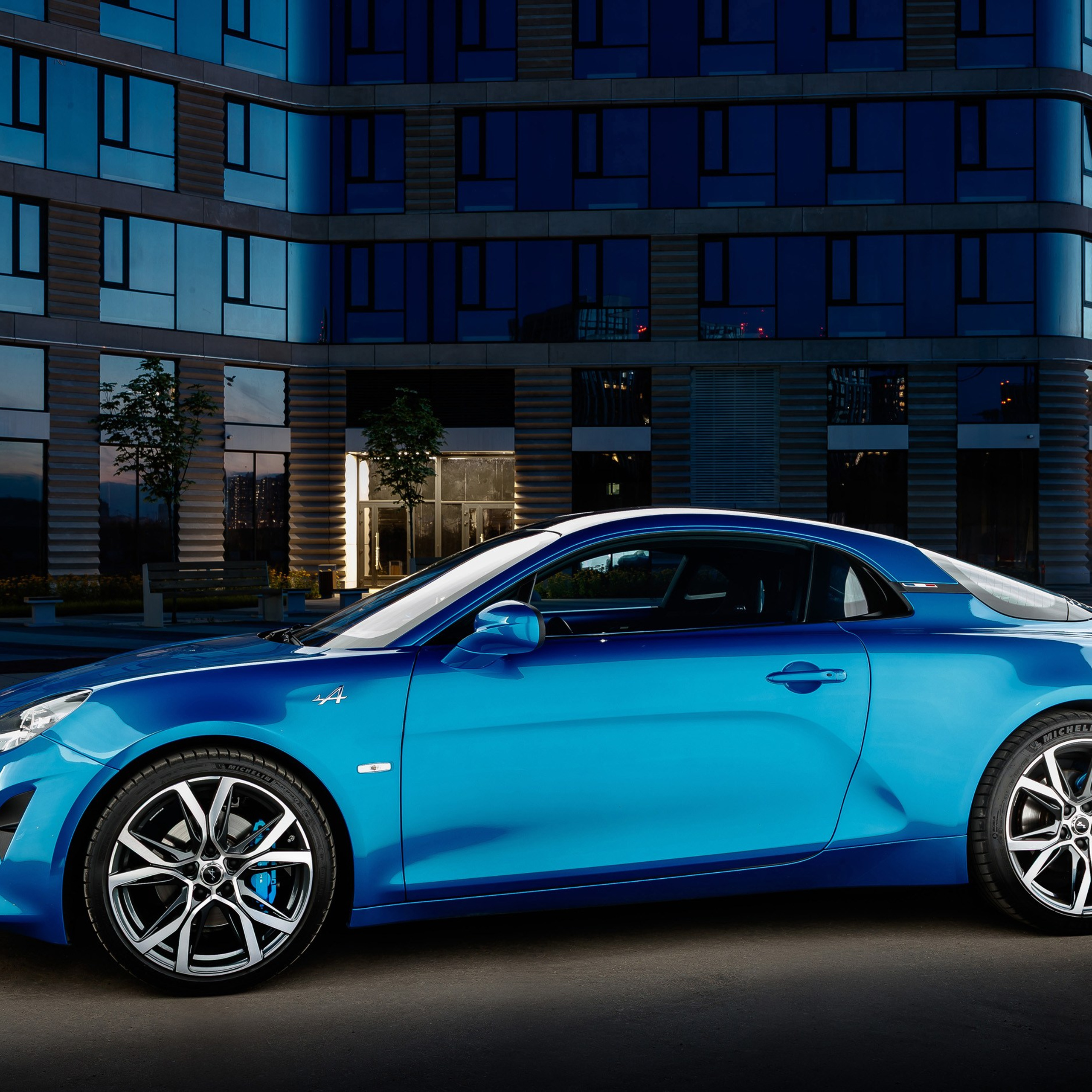 Alpine A110. Фотограф Дмитрий Питерский