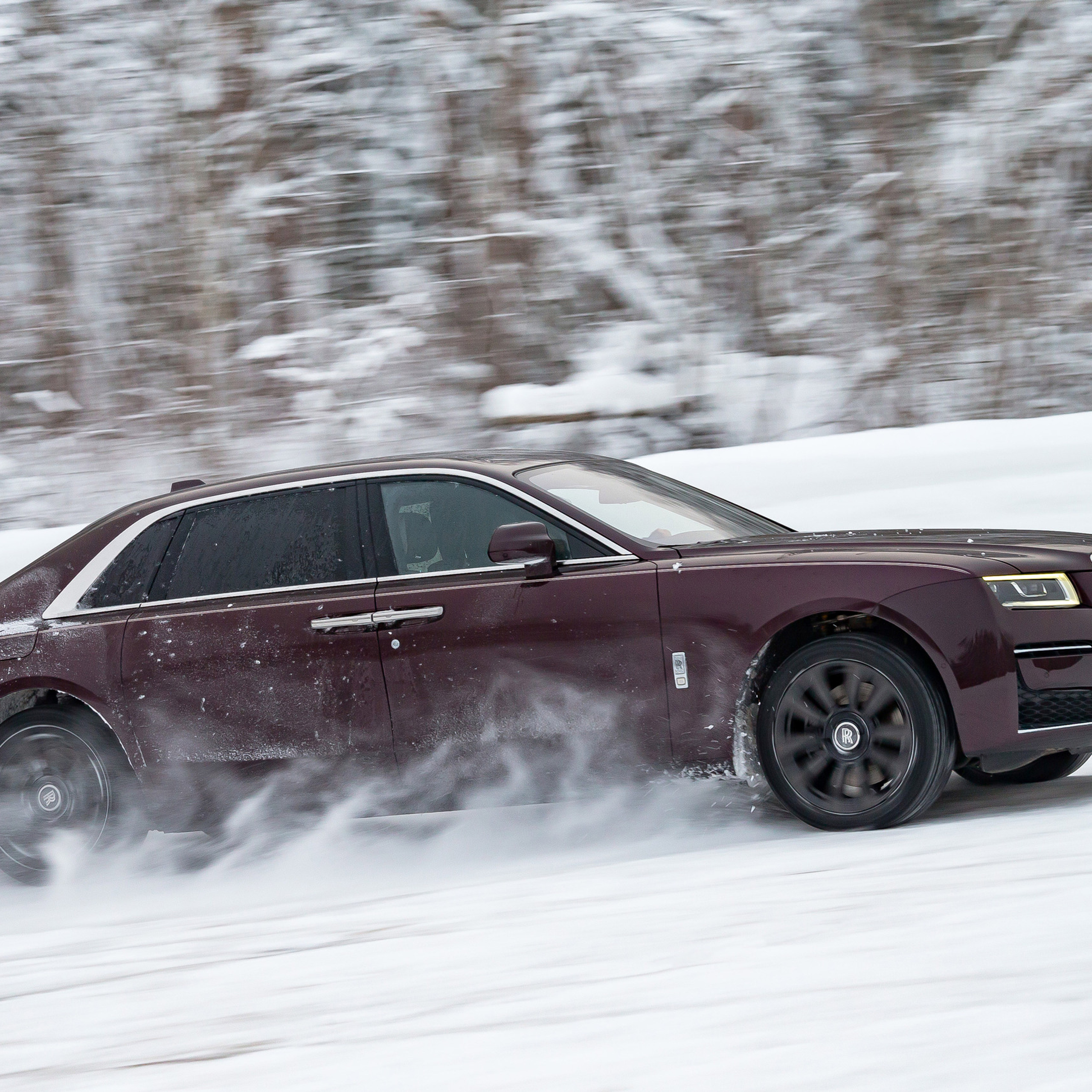 Rolls-Royce Ghost EWB. Фотограф Дмитрий Питерский