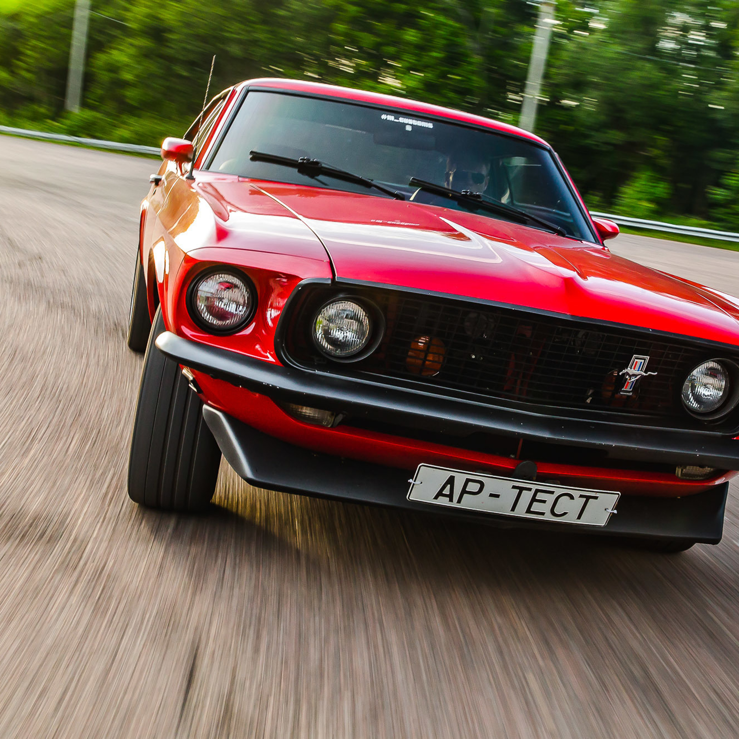 Ford Mustang vs Chevrolet Camaro. Фотограф Дмитрий Питерский