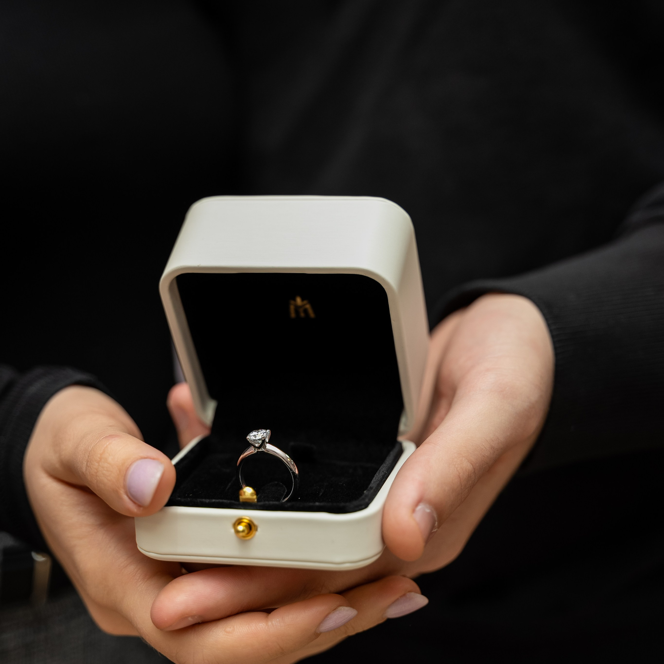 Предложение руки и сердца