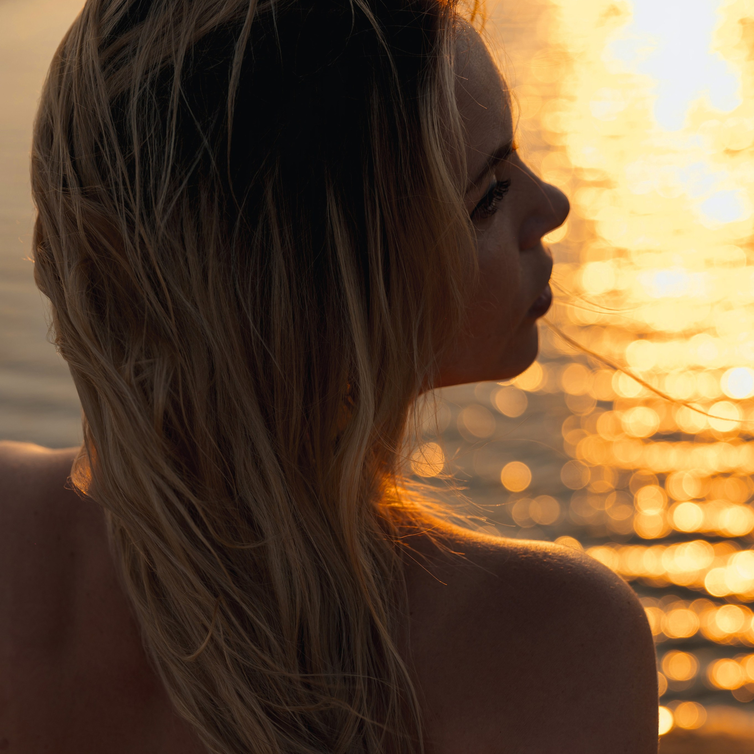 Нежная Галина в красивом закате