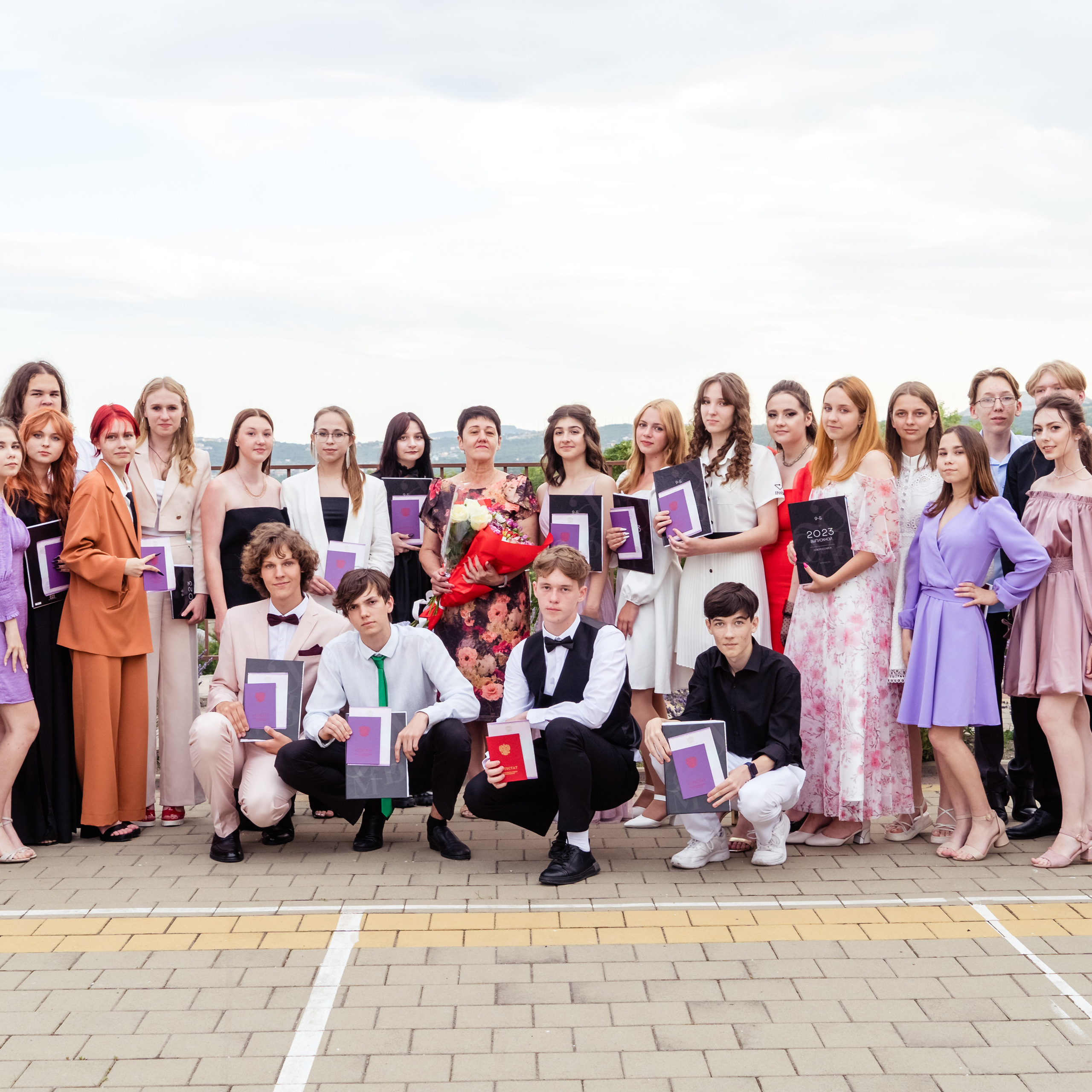 Съемка выпускного общая фотография портрет школьника фотокнига. Выпускные альбомы в Новороссийске и Краснодарском крае