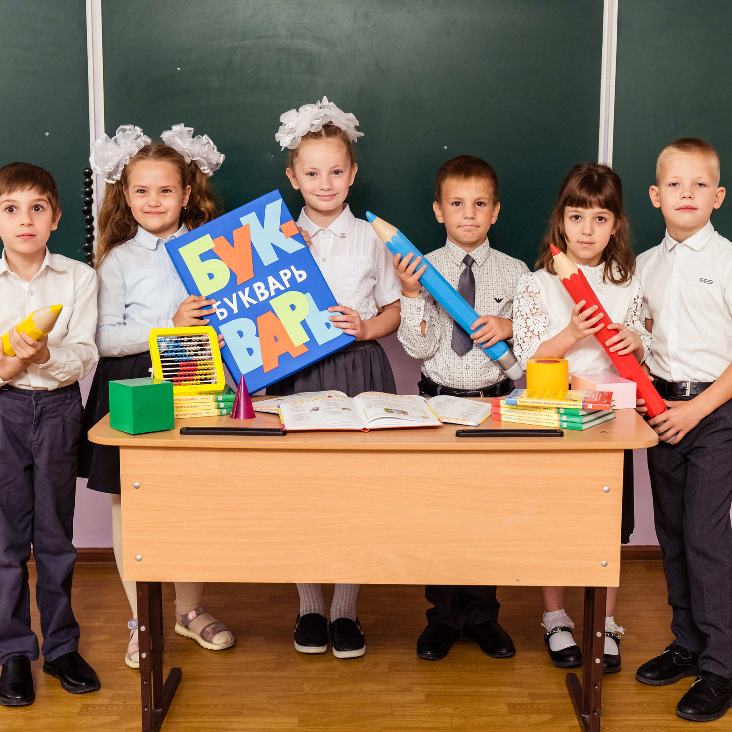 Съемка выпускного общая фотография портрет школьника фотокнига. Выпускные альбомы в Новороссийске и Краснодарском крае