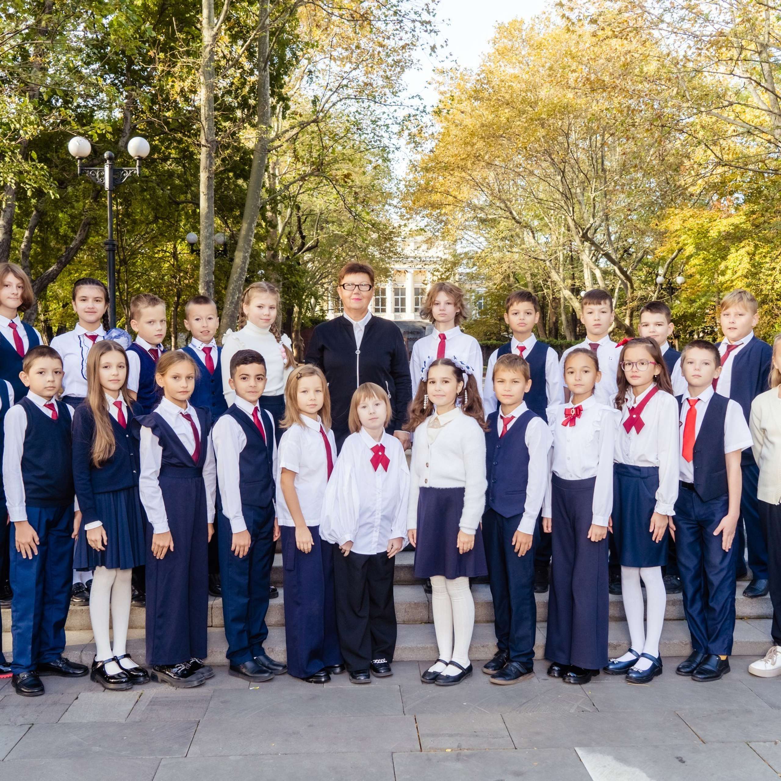 Съемка выпускного общая фотография портрет школьника фотокнига. Выпускные альбомы в Новороссийске и Краснодарском крае