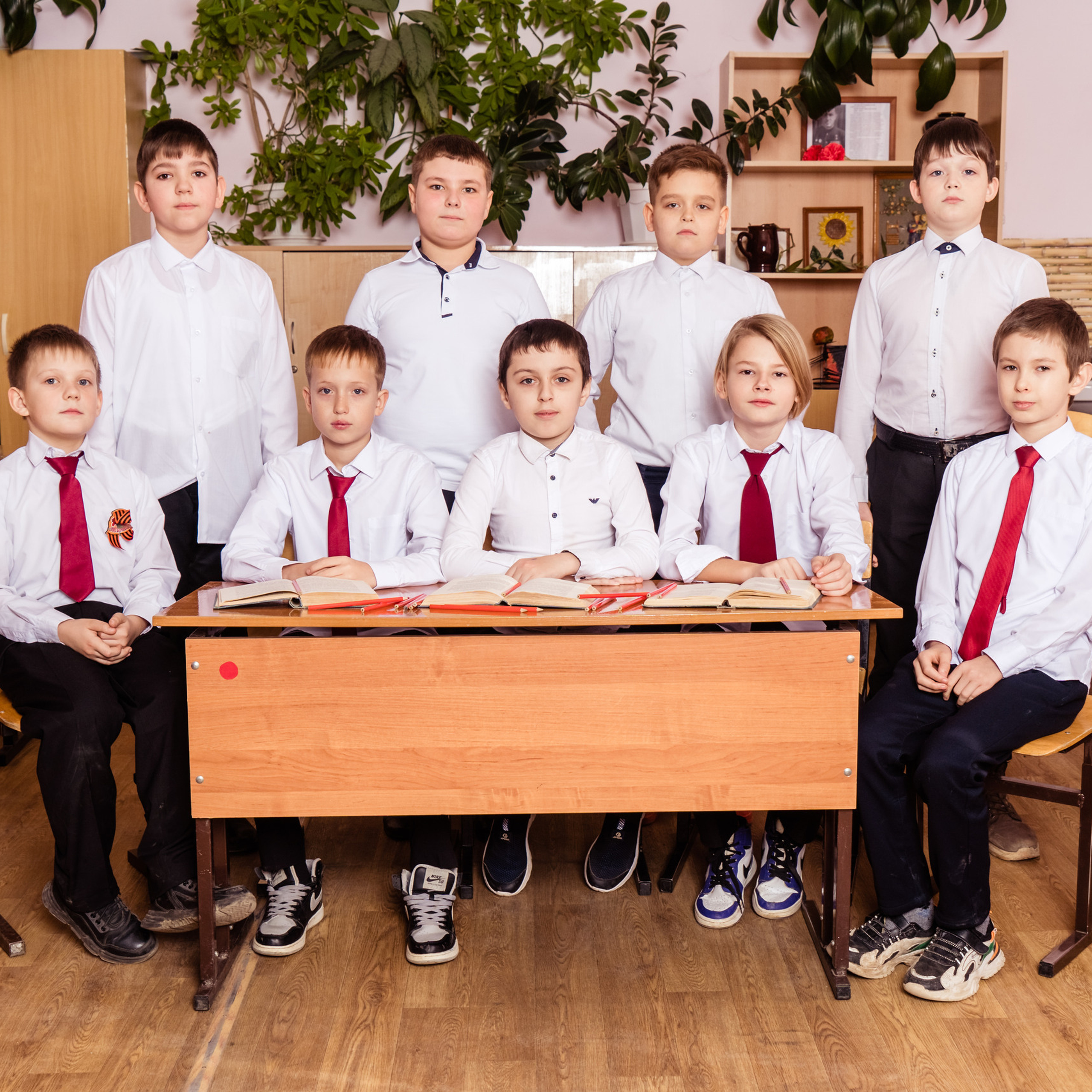 Съемка выпускного общая фотография портрет школьника фотокнига. Выпускные альбомы в Новороссийске и Краснодарском крае