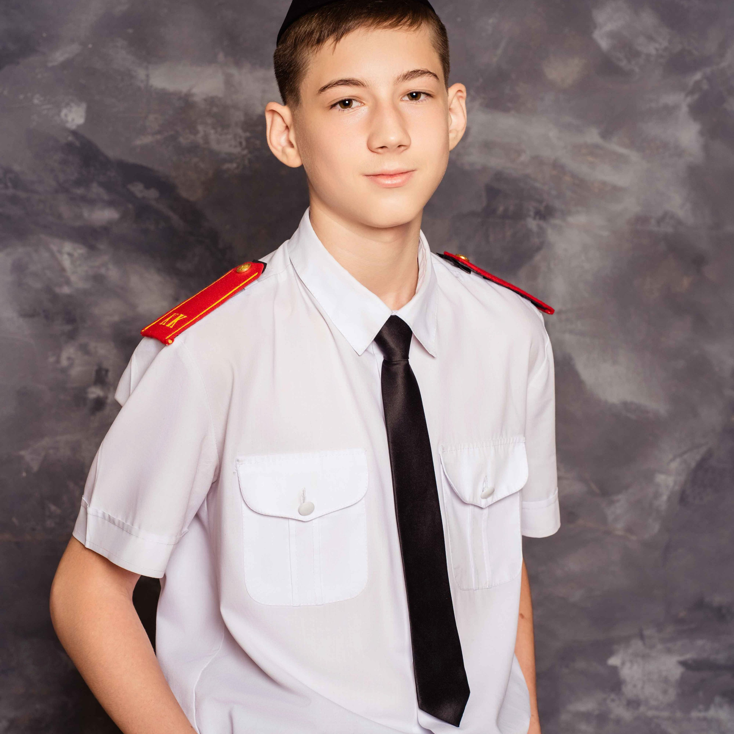 Съемка выпускного общая фотография портрет школьника фотокнига. Выпускные альбомы в Новороссийске и Краснодарском крае