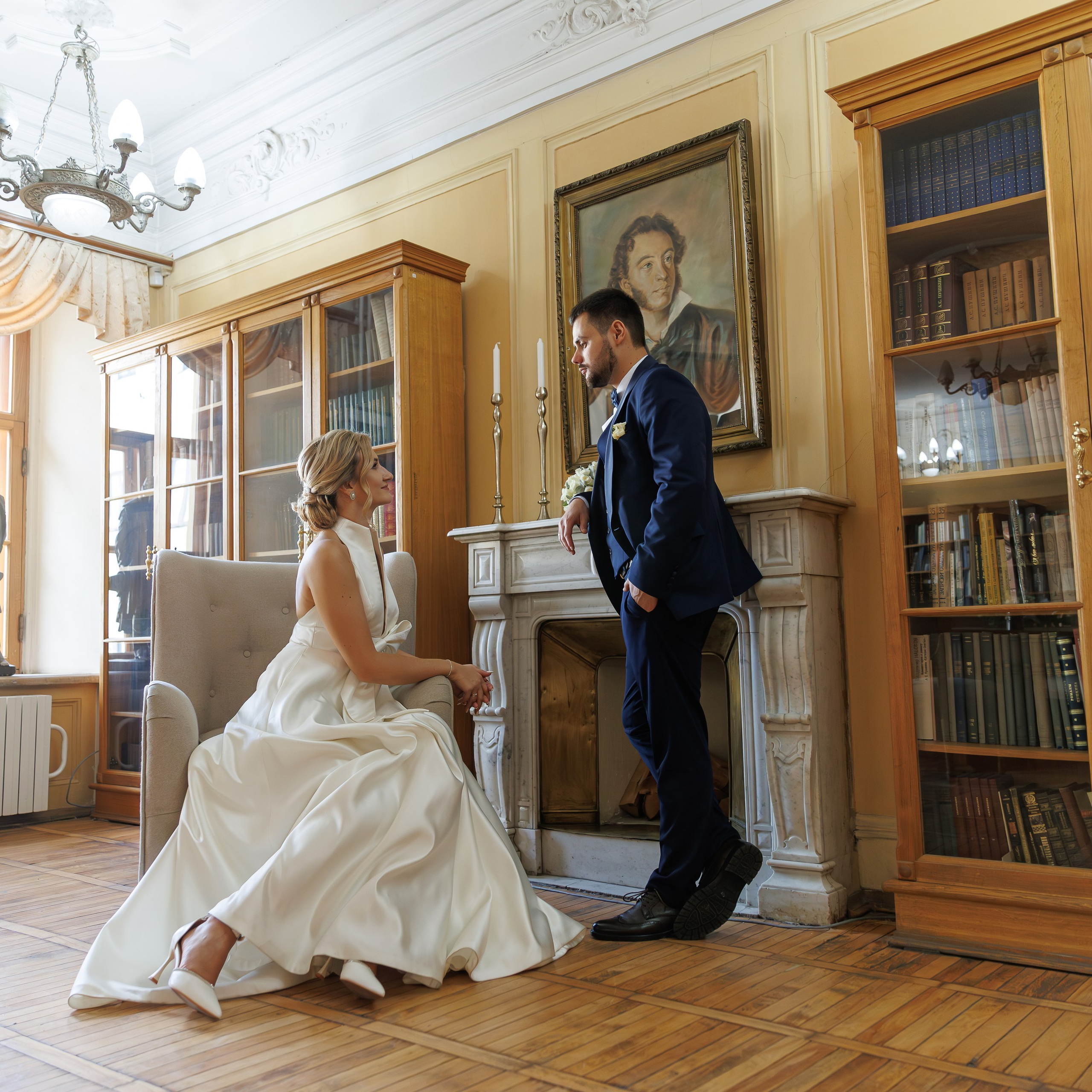 Свадебная фотосессия в библиотеке читальне им Пушкина