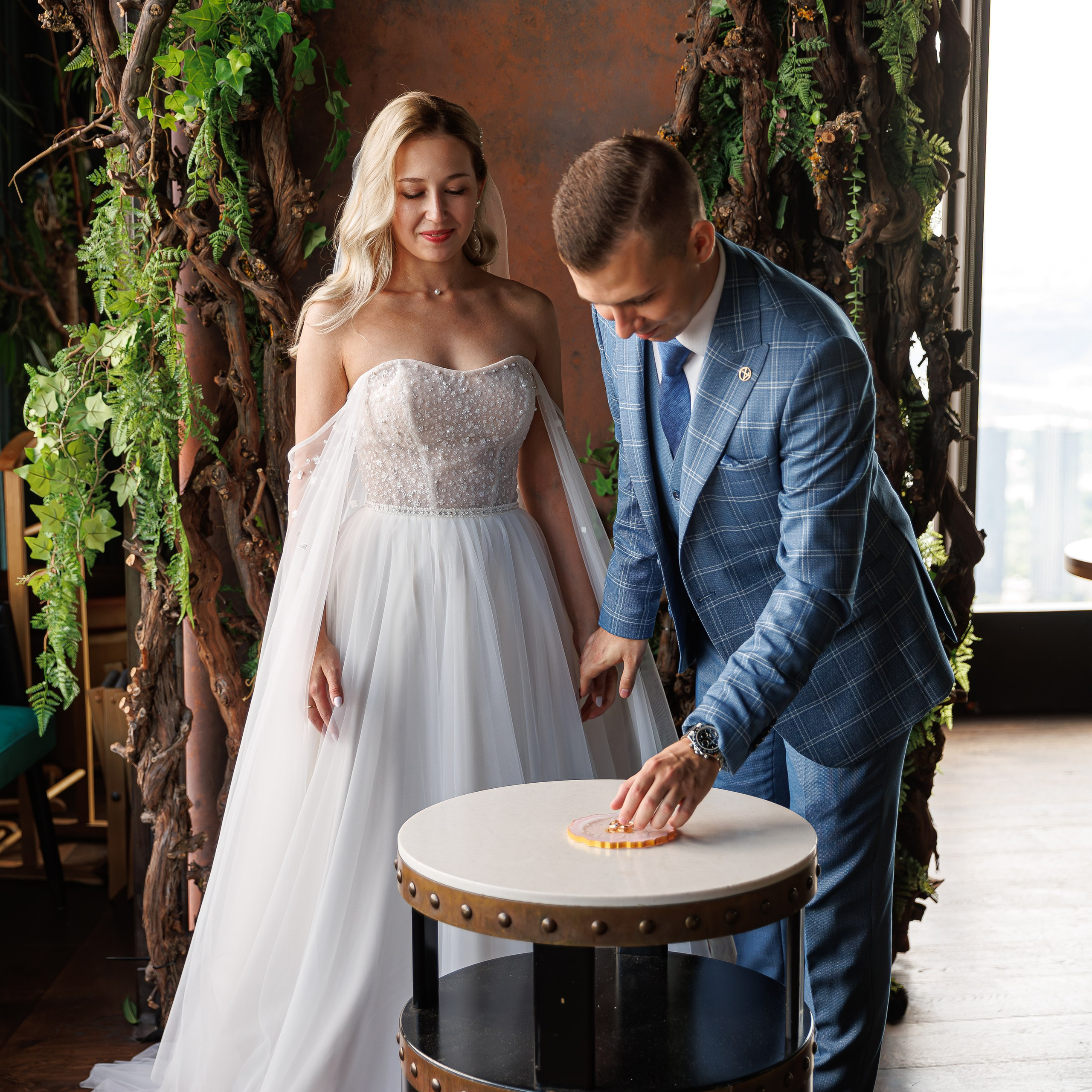 Регистрация брака в ресторане BIRDS Москва-Сити. Свадебный фотограф Москва и МО Сергей Киржаев