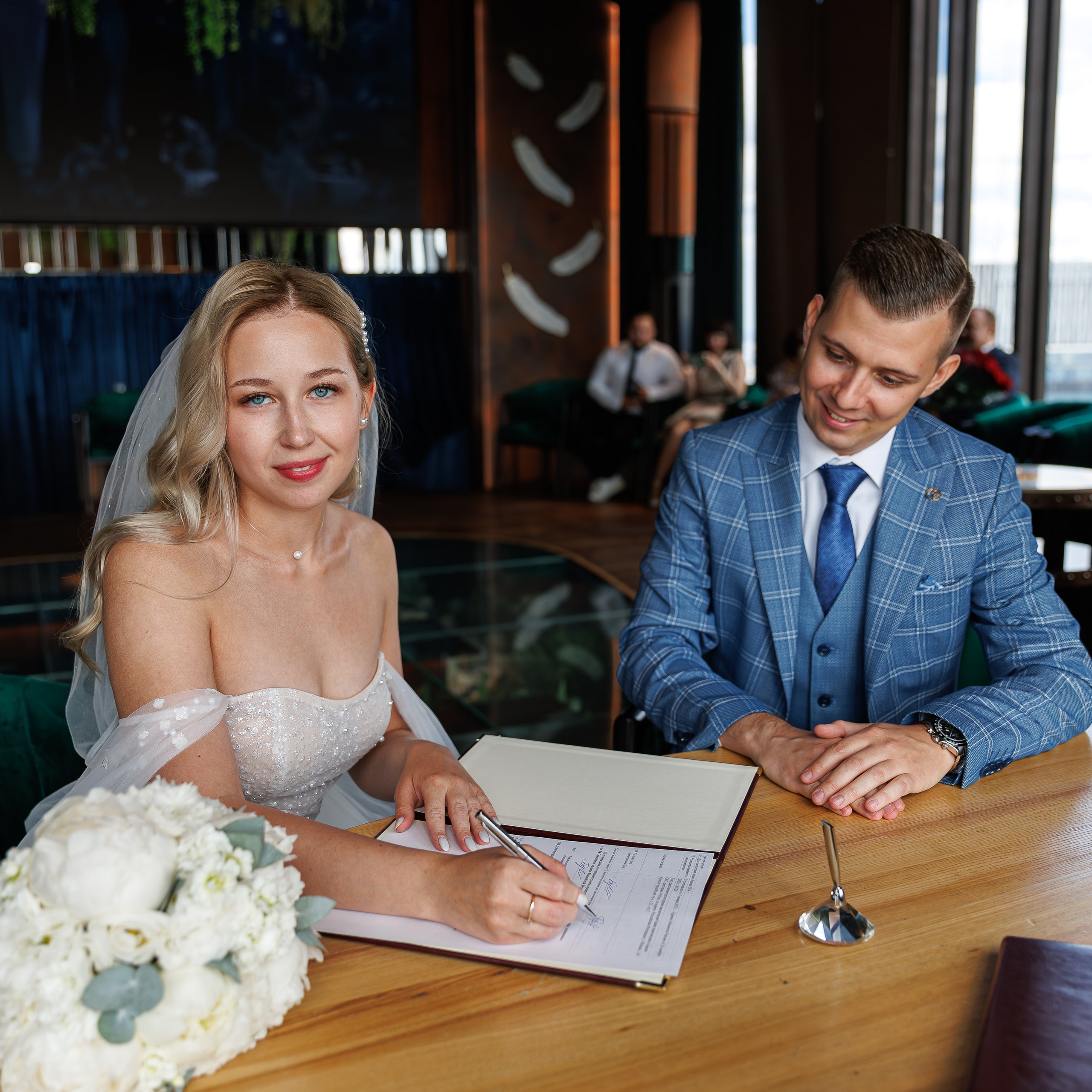 Регистрация брака в ресторане BIRDS Москва-Сити. Свадебный фотограф Москва и МО Сергей Киржаев