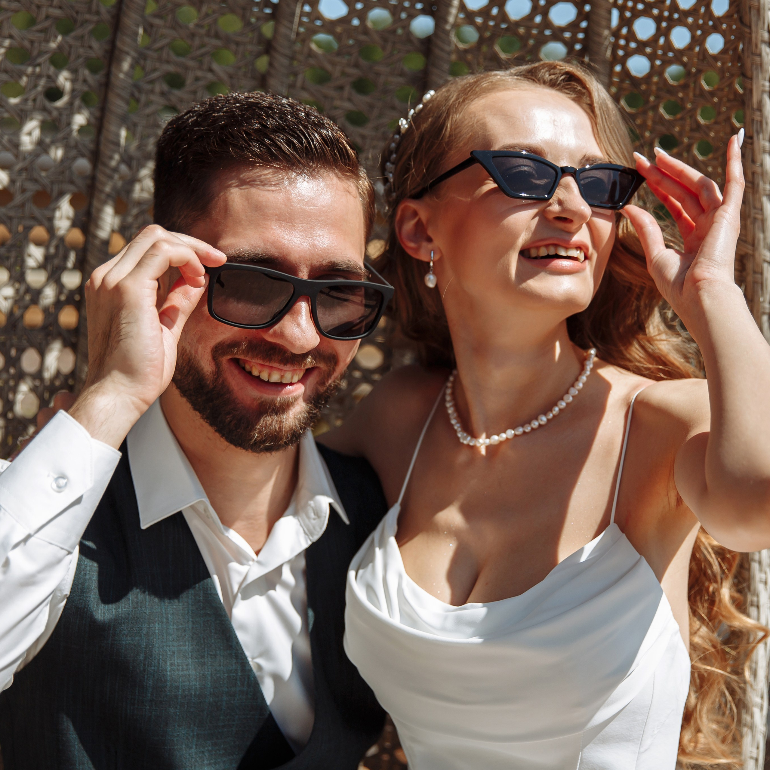 Свадебная фотосессия в солнечных очках